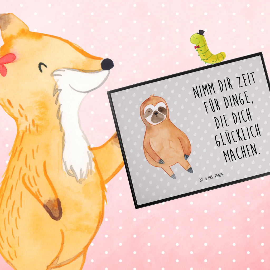 Schreibtischunterlage Faultier Zufrieden Schreibtischunterlage Groß, Schreibtischauflage, Schreibtisch Unterlagen, Schreibwaren, Bürobedarf, Schreibunterlage, Büroartikel, Faultier, Faultier Geschenk, Faultier Deko, relaxen, Pause, Lieblingstier, Faultiere, Ruhe, happy, Zufriedenheit, Frieden, zufrieden, faul, Gelassenheit, Glück, glücklich