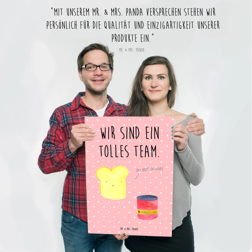 Poster Toast Marmelade Mr. & Mrs. Panda Poster, Wanddeko Bild, Kunstdruck, kunstposter, Designposter, Posterdruck, Bild, kunstdruck poster, Wanddekoration, Plakat, Wandschmuck, wandkunst, grafikposter, Deko Bild, drucke, Poster, Wandposter, kunst für die wand, Wandbild, Bild für Wand, wanddeko, wanddruck, Gute Laune, Tiermotive, Tiere, Lustige Sprüche, Küche Spruch, Frühstück Einladung, Marmelade, Süße Postkarte, Toastbrot, Dreamteam, Brot, Süß, Toast, Küche Deko
