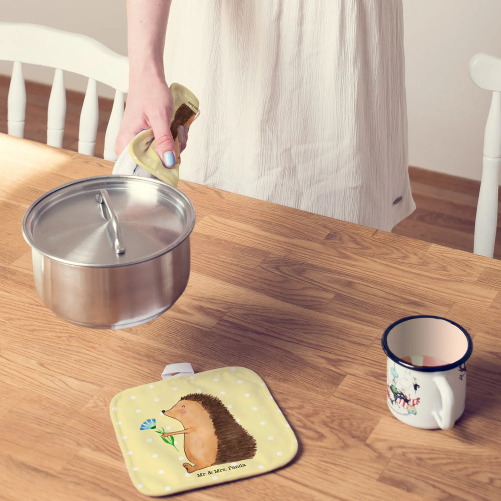 2er Set Topflappen  Igel mit Blume Topfuntersetzer, Topflappen 2er Set, Topflappen lustig, Topflappenset, Topflappen mit Spruch, Ofenhandschuhe, Topfhandschuh, Ofenhandschuh, Topflappen, Topfhandschuhe, Topflappen Set, Schöne Topflappen, Tiermotive, Gute Laune, lustige Sprüche, Tiere, krank, Krankenhaus, Genesungswünsche, Igel, Krankheit, Gute Besserung, Besuch