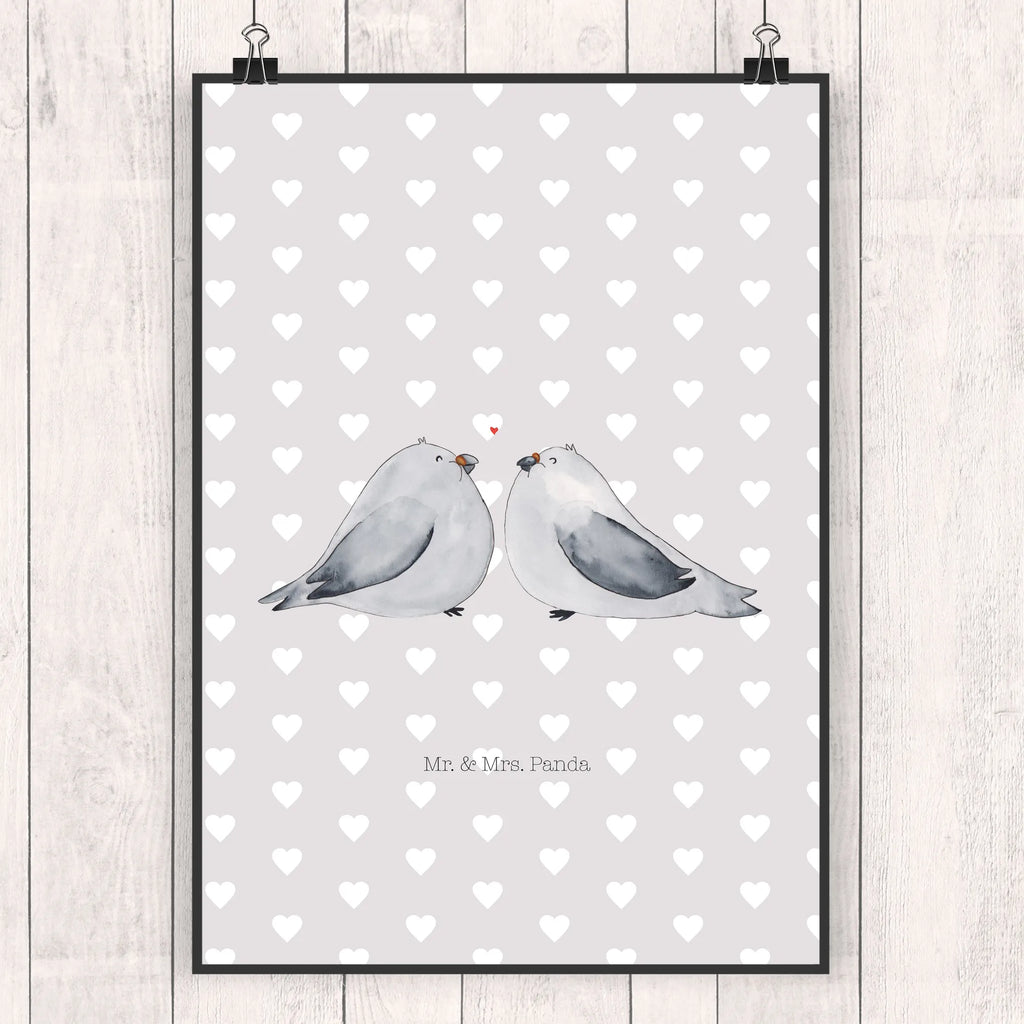 Poster Turtledoves in love Deko Bild, kunstposter, drucke, Bild für Wand, Designposter, Plakat, Wanddeko Bild, Wanddekoration, wandkunst, Bild, kunstdruck poster, wanddeko, Wandbild, Mr. & Mrs. Panda Poster, Wandposter, kunst für die wand, grafikposter, Kunstdruck, Wandschmuck, wanddruck, Poster, Posterdruck, Hocheitstag, Heiratsantrag, Heiraten, Ehefrau, Ehemann, Partner, Verlobung, Jahrestag, Liebesgeschenk, Liebe, Freund, Freundin, Verliebt, Hochzeitstag, Geschenk Hochzeit, Verheiratet, Tauben, Verlobt, Turteltäubchen, Liebesbeweis, Turteltauben, Geschenk Freundin, Geschenk Freund