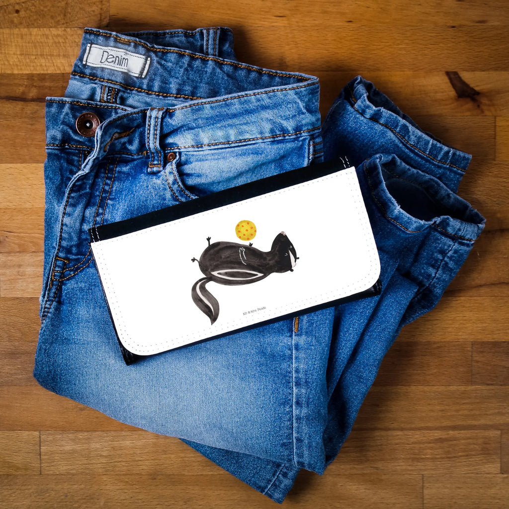 Ladies purse skunk ball Reißverschluss Portemonnaie Damen, XXL Portemonnaie Damen, Leder Portemonnaie Damen, Hochwertiges Portemonnaie Damen, Kartenhalter Damen, Kartenetui Damen, Damengeldbörse, Veganes Portemonnaie Damen, Geldbörse Mit Handgelenksschlaufe Damen, Geldbörse Mit Fach Damen, Münzbörse Damen, Portemonnaie Mit Münzfach Damen, Damen Geldbeutel, Geldbörse Aus Stoff Damen, Slim Portemonnaie Damen, Portmonee Damen, Etui Geldbörse Damen, Portemonnaie Mit Kartenfächern Damen, Damen Portemonnaie, Geldbörse Aus Kunstleder Damen, Geldbörse Mit Zipper Damen, RFID Portemonnaie Damen, Designer Portemonnaie Damen, Münzgeldbörse Damen, Portemonnaie Mit Reißverschluss Damen, Damen Geldtasche, Brieftasche Damen, Damengeldbeutel, Mini Geldbörse Damen, Geldbörse Mit Druckverschluss Damen, Geldbörse Aus Leder Damen, Clutch Portemonnaie Damen, Portmonnaie Damen, Frauen Brieftasche, Frauen Geldbörse, Damen Geldbörse, Geldbörse Mit Clipverschluss Damen, Portemonnaie für Damen, Stinktier, Skunk, Raubtier, Wildtier, Stinker, verspielt, Stinki, Weisheit