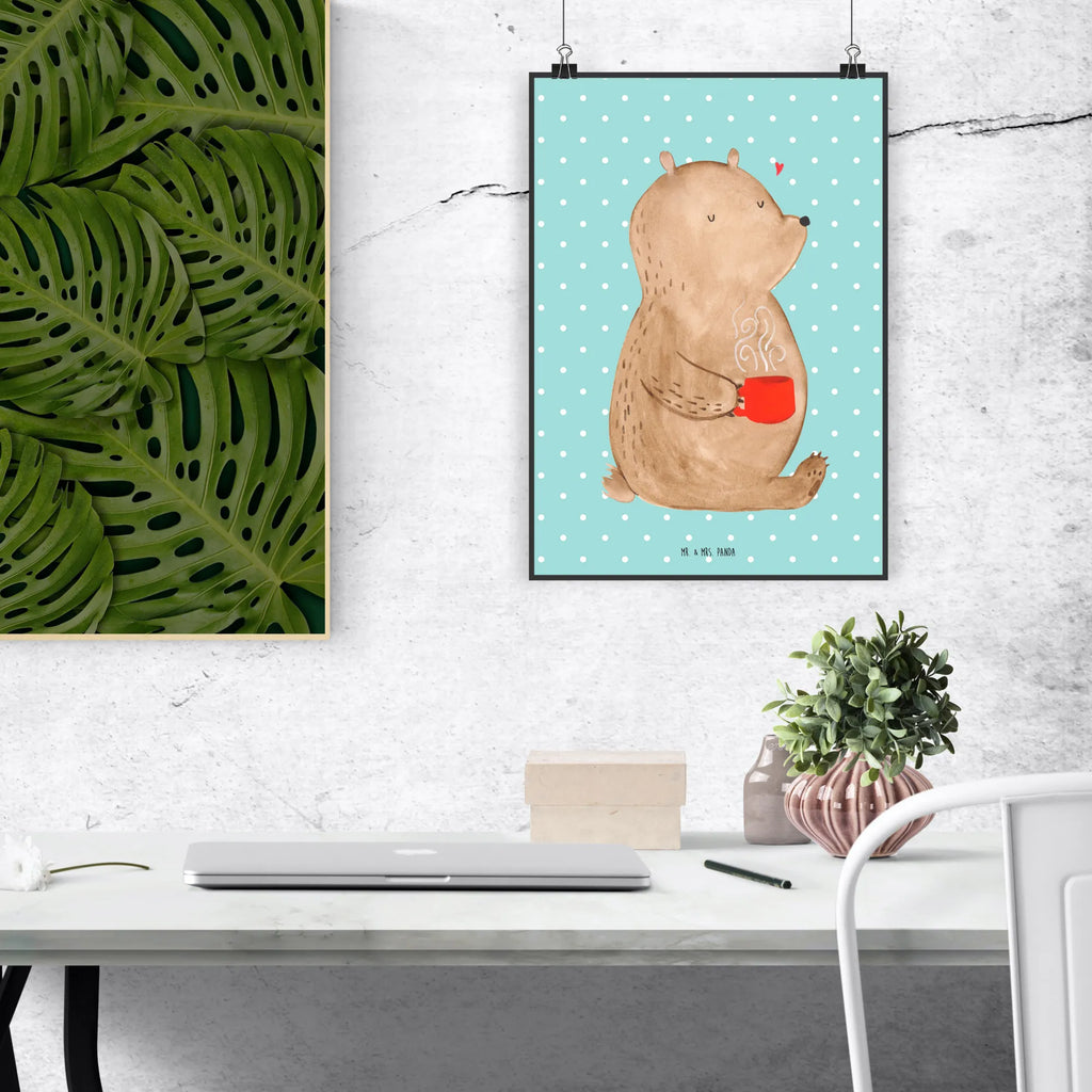 Poster bear Coffee Wandbild, Wanddekoration, wandkunst, Mr. & Mrs. Panda Poster, wanddruck, kunst für die wand, Deko Bild, Designposter, Poster, kunstdruck poster, Wandposter, wanddeko, Wanddeko Bild, drucke, kunstposter, Wandschmuck, Posterdruck, Bild für Wand, Plakat, grafikposter, Kunstdruck, Bild, Teddybär, Bär, Teddy, Kaffee, Welt Erobern, Morgenroutine, Guten Morgen, Coffee, Bären, Motivation, Welt Retten