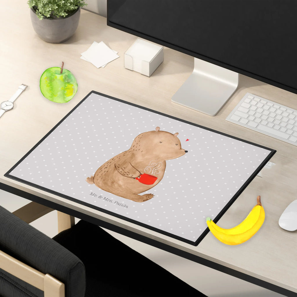 Schreibtischunterlage Bär Kaffee tischmatte, tischpads, arbeitsmatte, pultunterlage, tischauflagen, schreibmatte, schreibtischunterlage, Schreibtisch Unterlagen, Schreibtischauflage, schreibtischauflagen, schreibtischunterlagen, tischmatten, Schreibtisch Matte, schreibtischmatte, Schreibunterlage, tischpad, tischauflage, schreibauflage, schreibauflagen, arbeitsunterlage, Tischunterlage, Teddy, Teddybär, Bär, Bären, Kaffee, Motivation, Welt Erobern, Coffee, Guten Morgen, Morgenroutine, Welt Retten