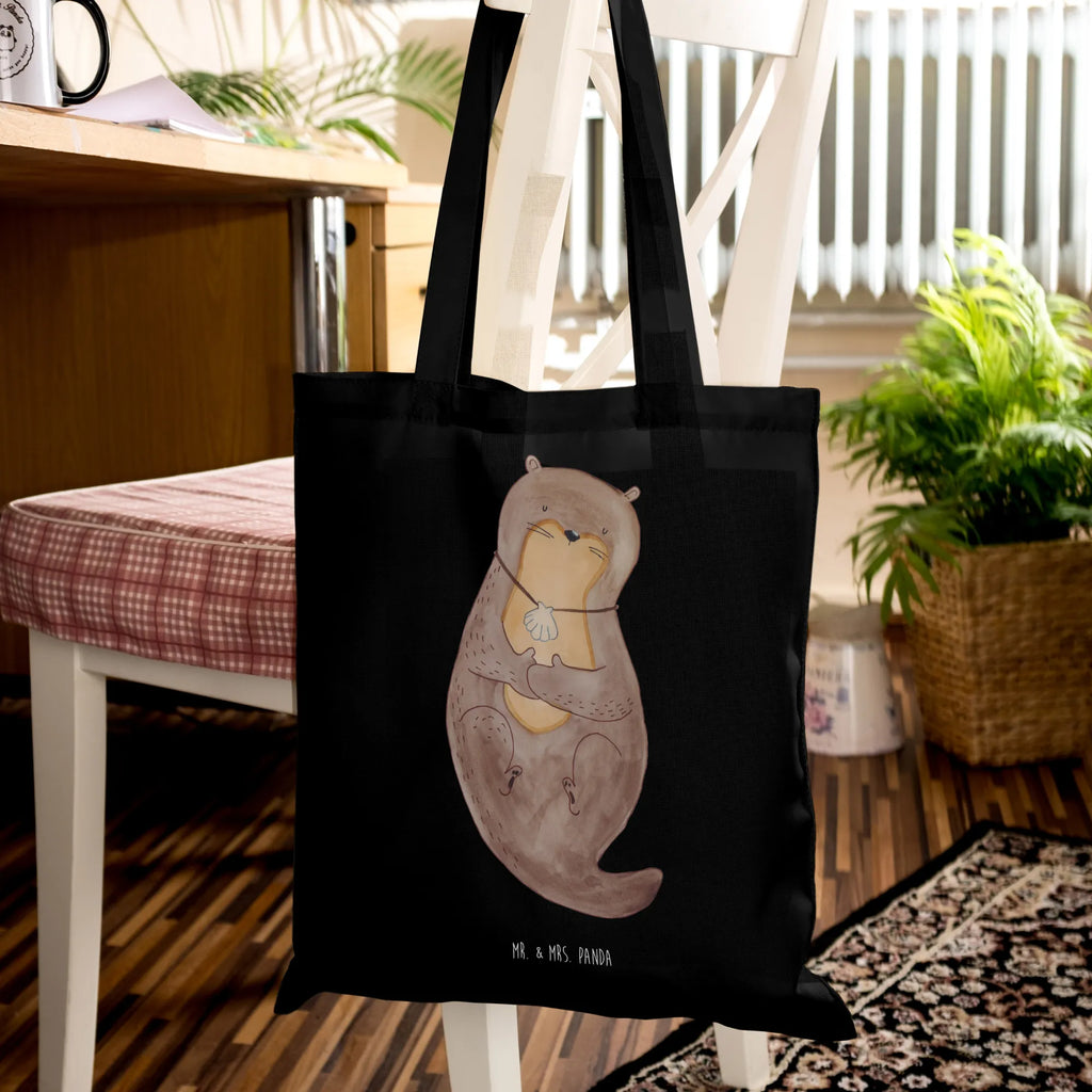 Tragetasche Otter Muschel Unitasche, Stofftasche, Baumwoll-Tragetasche, Einkaufstüte, Einkaufsbeutel, henkeltasche baumwolle, Büchertasche, festivaltasche, textiltasche, studententasche, freizeitbeutel, schulterbeutel, Henkeltasche, Beutel, umhängebeutel, Baumwoll-Shopper, universaltasche, tragetasche baumwolle, stoff shopper, textilbeutel, Baumwollbeutel, Uni Tasche, Shopper, Baumwolltasche, einkaufsshopper, campus tasche, Tragetasche, Shopping Tasche, Freizeittasche, Jutebeutel, Stoffbeutel, Jutetasche, Einkaufstasche, Tasche, beutel baumwolle, umhängetasche baumwolle, einkaufstasche baumwolle, Tote Bag, Schulbeutel, tragbeutel, festival tasche, schultertasche baumwolle, Stoff-Tragetasche, Schultasche, Laptoptasche, Strandtasche, tasche baumwolle, Alltagstasche, dokumententasche, Umhängetasche, baumwoll shopper, totebag, stofftasche baumwolle, Tüte, canvas tasche, Schultertasche, Seeotter, Otter, Fischotter, Träumen, Otterliebe, Motivation, Tagträumen, Grübeln, Büro