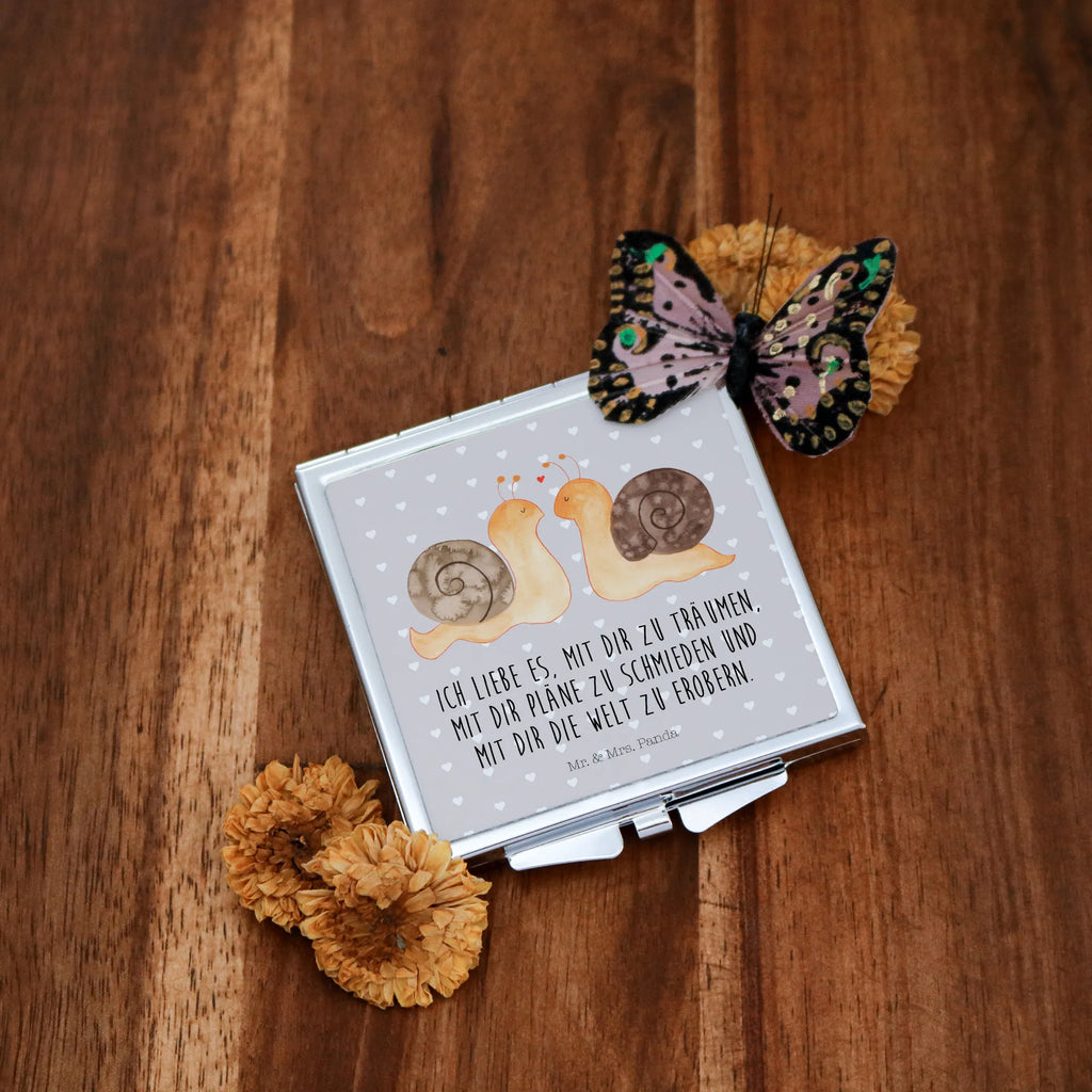 Kwadratowe lusterko do torebki Miłość ślimaków Taschen-Kosmetikspiegel, Kompaktspiegel, Runder Taschenspiegel, Spiegel Für Make-Up Tasche, Kosmetikspiegel Klein, Klappspiegel, Spiegel Für Handtasche, Design Taschenspiegel, Spiegel Für Unterwegs, Handspiegel Für Damen, Klappbarer Handspiegel, Klappbarer Taschenspiegel, Tragbarer Spiegel, Quadratischer Handspiegel, Reise Spiegel, Spiegel Für Schminktasche, Handspiegel Mit Hülle, Deko Handspiegel, Handtaschenspiegel, Mini Spiegel, Schminkspiegel Kompakt, Taschenspiegel, Handspiegel Geschenkidee, Schminkspiegel To Go, Vintage Kompaktspiegel, Handspiegel Zum Mitnehmen, Liebe, Partner, Freund, Freundin, Ehemann, Ehefrau, Heiraten, Verlobung, Heiratsantrag, Liebesgeschenk, Jahrestag, Hocheitstag