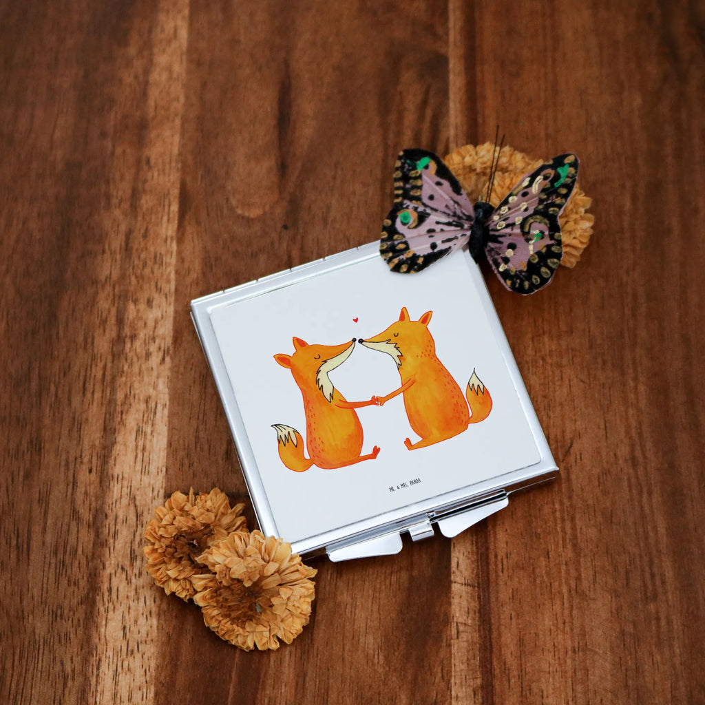 Handtaschenspiegel quadratisch Füchse Liebe Schminkspiegel Kompakt, Silber, Spiegel Für Handtasche, Handtaschenspiegel, Taschen-Kosmetikspiegel, Handspiegel Geschenkidee, Runder Taschenspiegel, Spiegel Für Unterwegs, Handspiegel Mit Hülle, Kosmetikspiegel Klein, Klappbarer Taschenspiegel, Spiegel Für Schminktasche, Kompaktspiegel, Deko Handspiegel, Mini Spiegel, Handspiegel Für Damen, Spiegel Für Make-Up Tasche, Vintage Kompaktspiegel, Reise Spiegel, Schminkspiegel To Go, Quadratischer Handspiegel, Klappspiegel, Tragbarer Spiegel, Design Taschenspiegel, Taschenspiegel, Handspiegel Zum Mitnehmen, Klappbarer Handspiegel, Fuchs, Verlobte, Ehe, Liebesbeweis, Paar, Freund, Ehefrau, Füchse, Freundin, Ehemann, Liebespaar, Fox, Liebe, Partner