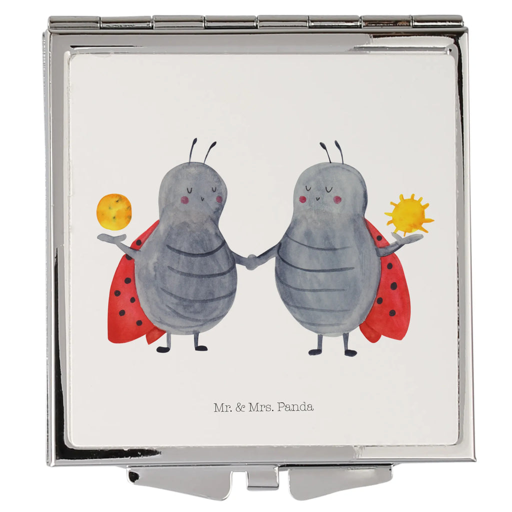 Kwadratowe lusterko do torebki znak zodiaku Bliźniak Deko Handspiegel, Klappbarer Taschenspiegel, Vintage Kompaktspiegel, Handspiegel Zum Mitnehmen, Schminkspiegel Kompakt, Handspiegel Mit Hülle, Handspiegel Für Damen, Spiegel Für Make-Up Tasche, Mini Spiegel, Kompaktspiegel, Klappbarer Handspiegel, Schminkspiegel To Go, Spiegel Für Handtasche, Kosmetikspiegel Klein, Spiegel Für Schminktasche, Taschenspiegel, Quadratischer Handspiegel, Handtaschenspiegel, Handspiegel Geschenkidee, Spiegel Für Unterwegs, Reise Spiegel, Design Taschenspiegel, Tragbarer Spiegel, Klappspiegel, Silber, Runder Taschenspiegel, Taschen-Kosmetikspiegel, Sternzeichen, Tierkreiszeichen, Horoskop, Astrologie, Aszendent, Zwilling Geschenk, Zwillingsbruder, Zwillingsschwester, Geschenk Mai, Marienkäfer, Zwillinge, Zwilling Sternzeichen, Geschenk Juni, Geburtstag Mai, Glückskäfer