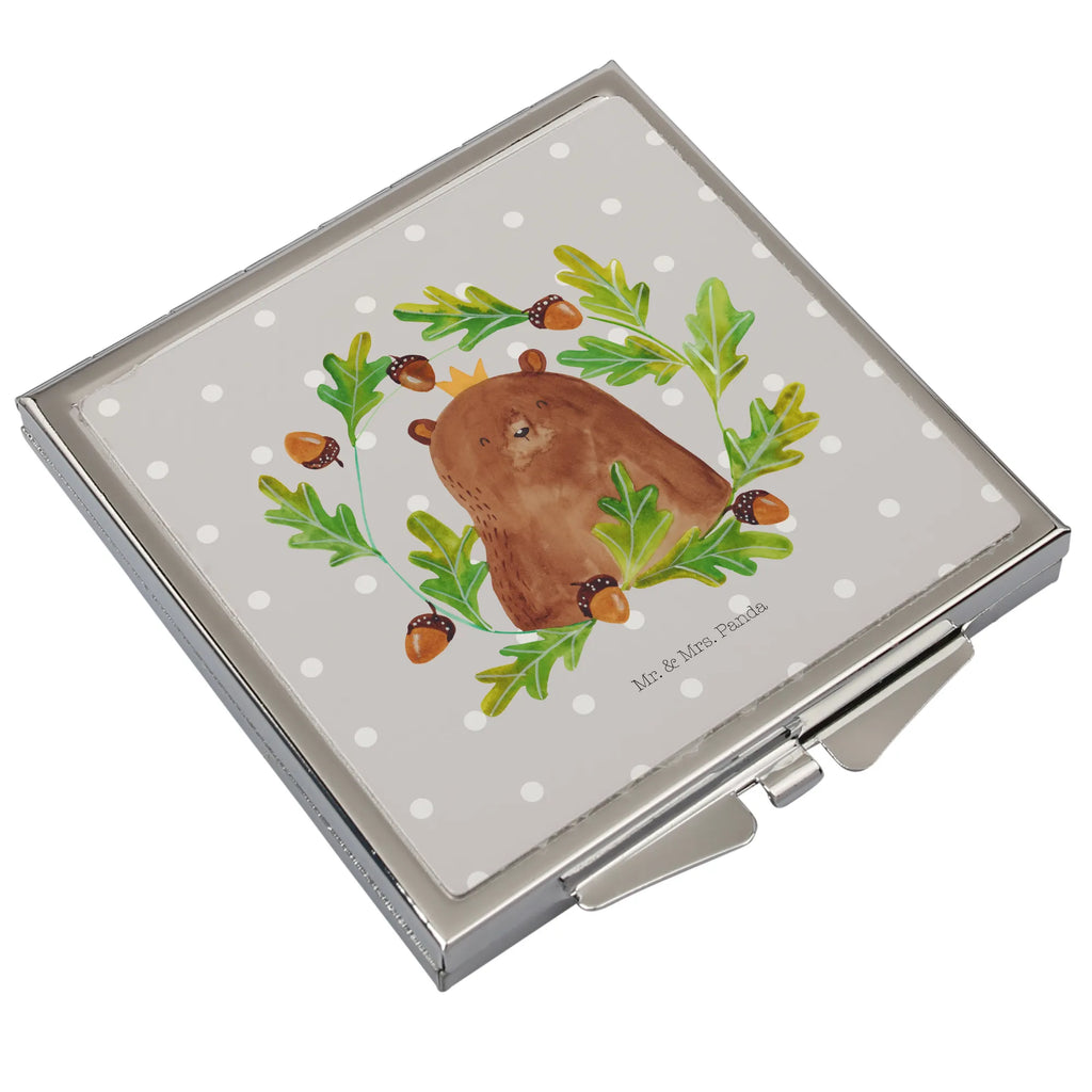 Kwadratowe lusterko do torebki Niedźwiedź król Kompaktspiegel, Kosmetikspiegel Klein, Silber, Handspiegel Zum Mitnehmen, Schminkspiegel To Go, Reise Spiegel, Tragbarer Spiegel, Schminkspiegel Kompakt, Klappbarer Taschenspiegel, Spiegel Für Make-Up Tasche, Spiegel Für Handtasche, Handspiegel Mit Hülle, Handtaschenspiegel, Quadratischer Handspiegel, Handspiegel Für Damen, Handspiegel Geschenkidee, Mini Spiegel, Klappspiegel, Spiegel Für Schminktasche, Runder Taschenspiegel, Taschen-Kosmetikspiegel, Spiegel Für Unterwegs, Taschenspiegel, Klappbarer Handspiegel, Deko Handspiegel, Design Taschenspiegel, Vintage Kompaktspiegel, Teddy, Bär, Teddybär, Bester Vater, Vater, Bester Papa, Weltbester Papa, Daddy, Dad, Vatertag, Papa, Papi, Papa Bär