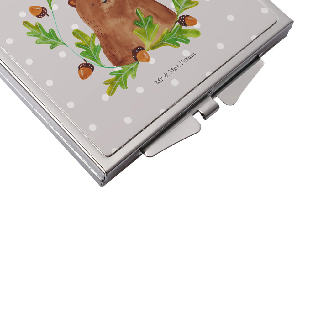 Kwadratowe lusterko do torebki Niedźwiedź król Kompaktspiegel, Kosmetikspiegel Klein, Silber, Handspiegel Zum Mitnehmen, Schminkspiegel To Go, Reise Spiegel, Tragbarer Spiegel, Schminkspiegel Kompakt, Klappbarer Taschenspiegel, Spiegel Für Make-Up Tasche, Spiegel Für Handtasche, Handspiegel Mit Hülle, Handtaschenspiegel, Quadratischer Handspiegel, Handspiegel Für Damen, Handspiegel Geschenkidee, Mini Spiegel, Klappspiegel, Spiegel Für Schminktasche, Runder Taschenspiegel, Taschen-Kosmetikspiegel, Spiegel Für Unterwegs, Taschenspiegel, Klappbarer Handspiegel, Deko Handspiegel, Design Taschenspiegel, Vintage Kompaktspiegel, Teddy, Bär, Teddybär, Bester Vater, Vater, Bester Papa, Weltbester Papa, Daddy, Dad, Vatertag, Papa, Papi, Papa Bär