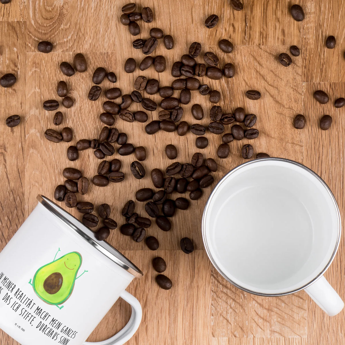 Camping Emaille Tasse Avocado Glücklich reisetasse, Emailletasse, Emaille Tasse, becher emaille, Tasse Emaille, Blechtasse, wandertasse, Campingbecher, emaillebecher, Haferl, Campingtasse, outdoortasse, Motivtasse, Teebecher, wanderbecher, Reisebecher, metallbecher, blechbecher, Emaille Becher, Outdoor Tasse, Kaffeepott, Outdoor Becher, Pott, Teetasse, Vegan, Gesund, Avocado, Veggie, Chaos