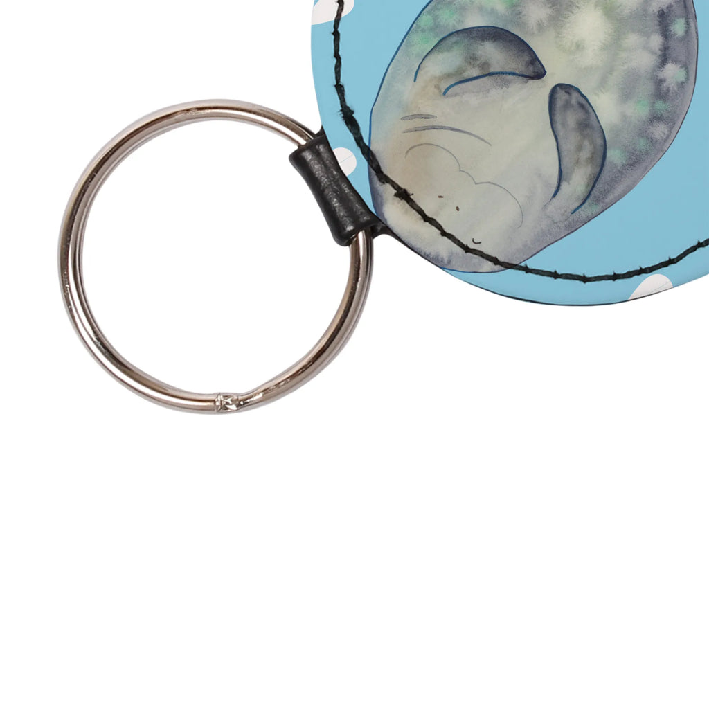 Rund Schlüsselanhänger Seekuh Happy Schlüsselanhänger, Schlüsselanhänger Schlüssel, Schlüsselring, Schlüsselband, Schlüsselhalter, Schlüsselaccessoire, Schlüsselanhänger Mit Motiv, Schlüsselanhänger Mit Spruch, Schlüsselanhänger Modern, Schlüsselanhänger Klassisch, Schlüsselanhänger Lustig, Schlüsselanhänger Niedlich, Schlüsselanhänger Elegant, Schlüsselanhänger Bunt, Schlüsselanhänger Leder, Schlüsselanhänger Metall, Schlüsselanhänger Holz, Schlüsselanhänger Kunststoff, Schlüsselanhänger Stoff, Schlüsselanhänger Filz, Schlüsselanhänger Tiermotiv, Schlüsselanhänger Herz, Schlüsselanhänger Auto, Schlüsselanhänger Haus, Schlüsselanhänger Für Damen, Schlüsselanhänger Für Herren, Schlüsselanhänger Für Kinder, Schlüsselanhänger Für Paare, Schlüsselanhänger Partner, Schlüsselanhänger Freundschaft, Schlüsselanhänger Geschenk, Schlüsselanhänger Geburtstag, Schlüsselanhänger Liebe, Schlüsselanhänger Handgemacht, Schlüsselanhänger Nachhaltig, Schlüsselanhänger Personalisierbar, Schlüsselanhänger Mit Gravur, Schlüsselanhänger Mit Namen, Schlüsselanhänger Mit Foto, Meerestiere, Meer, Urlaub, Seekuh, Seekühe, Selbstliebe, Respekt, Neuanfang, Neustart, Achtsamkeit, Zufrieden, Liebeskummer, Freundin