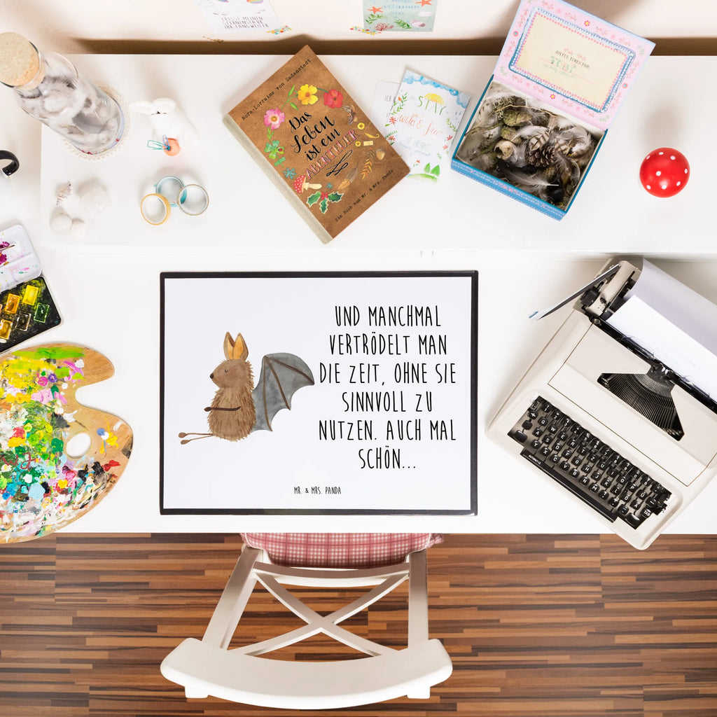 Schreibtischunterlage Fledermaus Sitzen Schreibunterlage, Büroartikel, Bürobedarf, Schreibwaren, Schreibtisch Unterlagen, Schreibtischunterlage Groß, Schreibtischauflage, Tiermotive, Gute Laune, lustige Sprüche, Tiere, entspannen, Motivation, Fledermaus, Fledermäuse