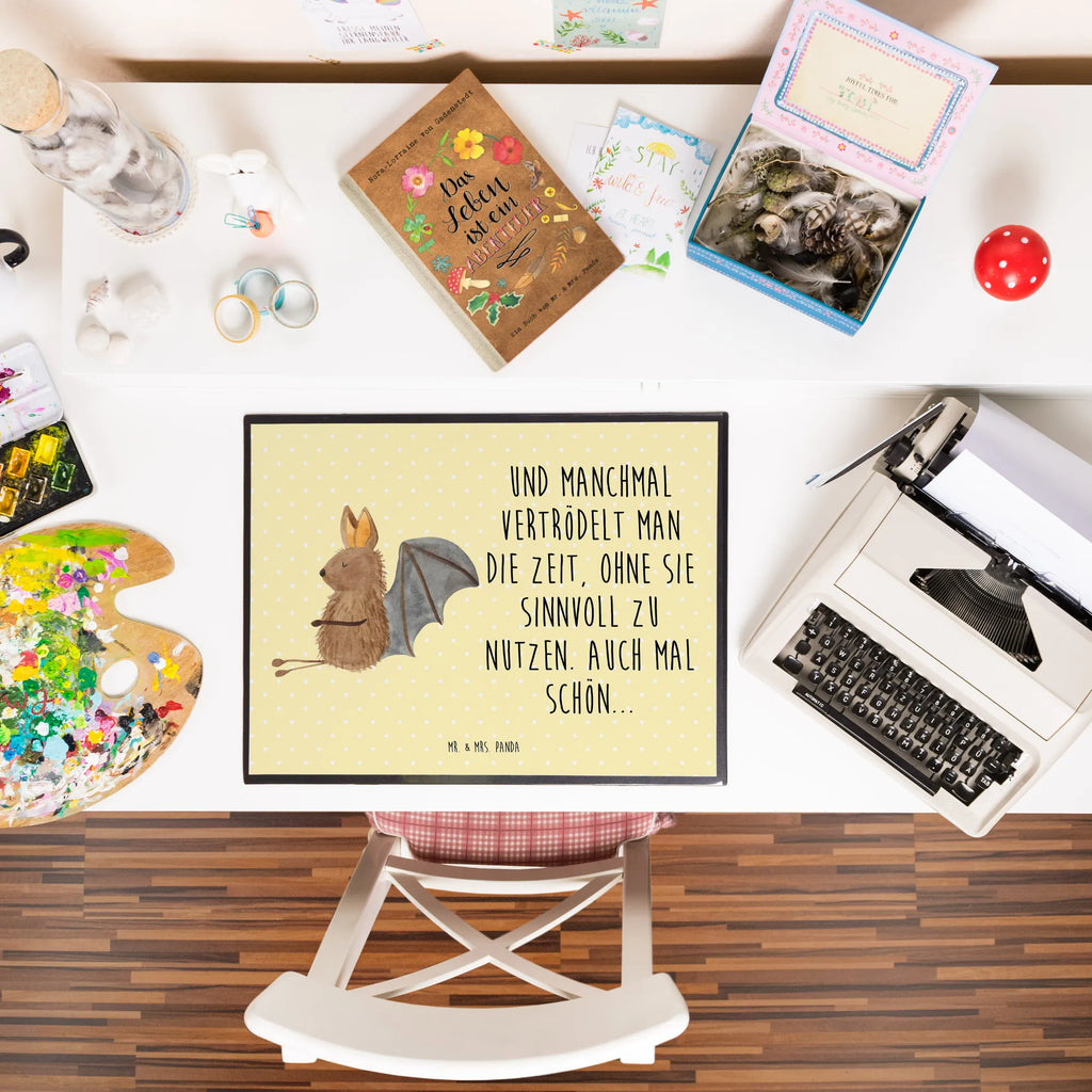 Schreibtischunterlage Fledermaus Sitzen Schreibunterlage, Büroartikel, Bürobedarf, Schreibwaren, Schreibtisch Unterlagen, Schreibtischunterlage Groß, Schreibtischauflage, Tiermotive, Gute Laune, lustige Sprüche, Tiere, entspannen, Motivation, Fledermaus, Fledermäuse