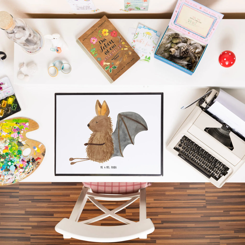 Schreibtischunterlage Fledermaus Sitzen Schreibunterlage, Büroartikel, Bürobedarf, Schreibwaren, Schreibtisch Unterlagen, Schreibtischunterlage Groß, Schreibtischauflage, Tiermotive, Gute Laune, lustige Sprüche, Tiere, entspannen, Motivation, Fledermaus, Fledermäuse