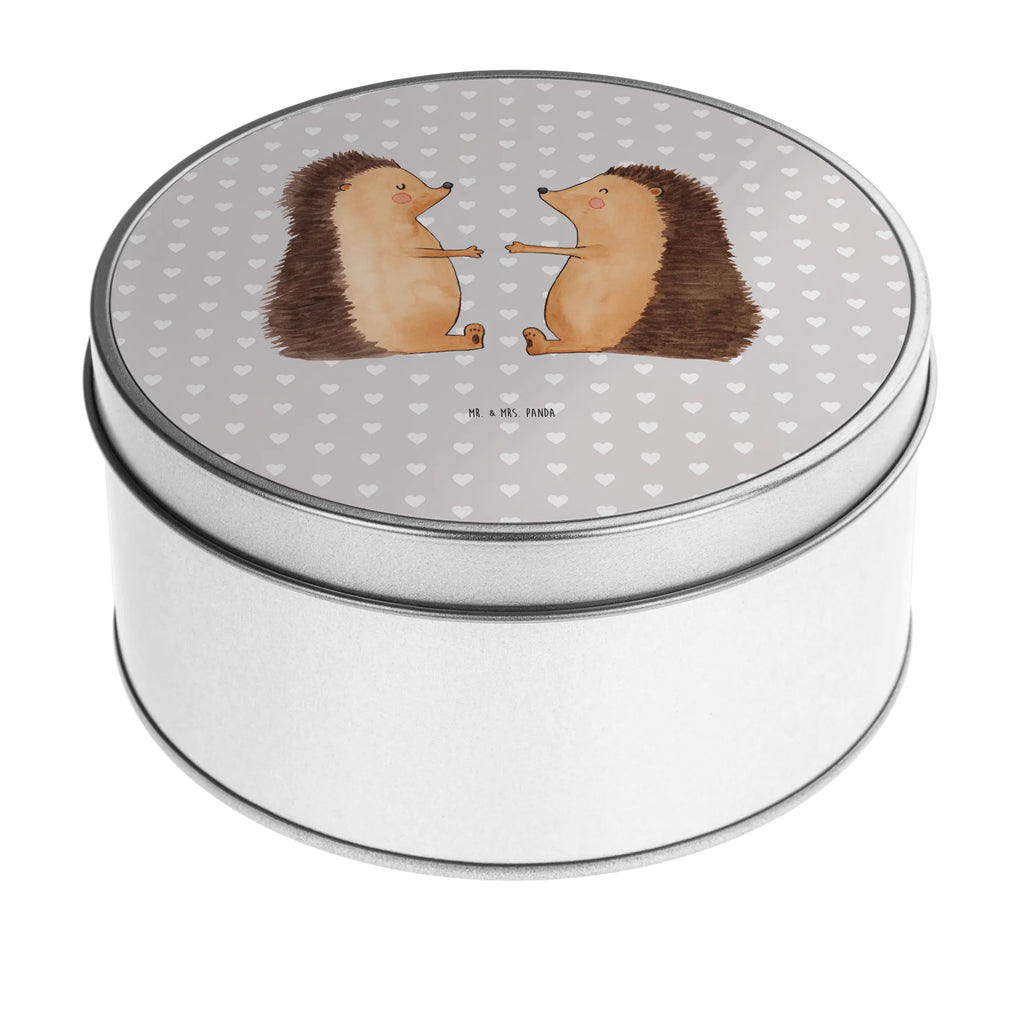 Round tin Hedgehogs in love Geschenkdose, Metallbox, Blechdose, plätzchendose, geschenkdosen, Dose, blechdosen, runde keksdosen, Vorratsdosen, Keksdose, gebäckdosen, dosen, runde dosen, Vorratsdose, plätzchendosen, metalldosen, runde keksdose, Aufbewahrungsbox, runddosen, Blechdose Rund, runde blechdosen, Runde Dose, Metalldose, Metalldose Rund, metallboxen, Runde Blechdose, Aufbewahrungsdosen, gebäckdose, Aufbewahrungsdose, runddose, keksdosen, Freund, Freundin, Jahrestag, Liebesgeschenk, Verlobung, Ehefrau, Heiratsantrag, Heiraten, Hocheitstag, Ehemann, Partner, Liebe, Hochzeitstag, Verheiratet, Verlobt, Liebesbeweis, Hochzeit, Geschenk, Verliebt, Igel