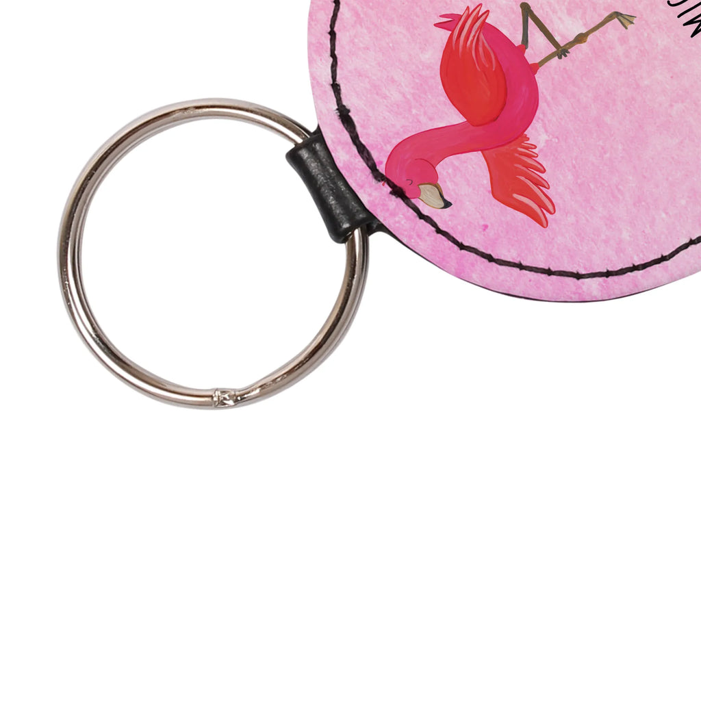 Rund Schlüsselanhänger Flamingo Yoga Schlüsselaccessoire, mini schlüsselanhänger, Schlüsselanhänger, Taschenanhänger, schlüsselbund anhänger, Flamingo, Yoga-Übung, Namaste, Achtsamkeit, Entspannung, Ärger, Tiefenentspannung, Aufregen, Vogel, Yoga