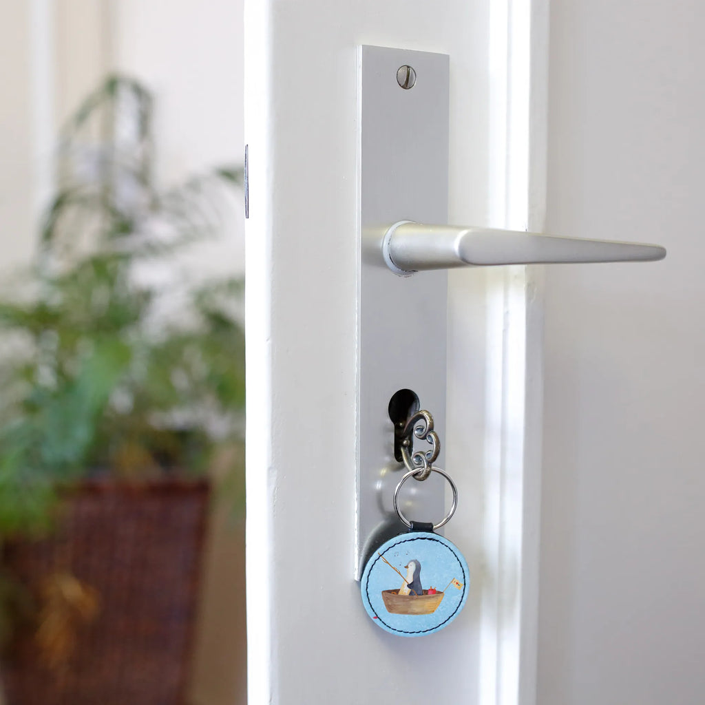 Okrągły brelok pingwin łódka wędkarska Schlüsselanhänger Mit Spruch, Schlüsselaccessoire, Schlüsselanhänger Mit Motiv, Schlüsselanhänger Metall, Schlüsselanhänger Niedlich, Schlüsselanhänger Stoff, Schlüsselanhänger Elegant, Schlüsselanhänger Nachhaltig, Schlüsselanhänger Haus, Schlüsselanhänger Lustig, Schlüsselanhänger Bunt, Schlüsselanhänger Für Herren, Schlüsselanhänger Für Kinder, Schlüsselanhänger, Schlüsselanhänger Herz, Schlüsselanhänger Partner, Schlüsselanhänger Kunststoff, Schlüsselanhänger Geschenk, Schlüsselanhänger Filz, Schlüsselanhänger Leder, Schlüsselanhänger Auto, Schlüsselanhänger Freundschaft, Schlüsselanhänger Mit Namen, Schlüsselanhänger Klassisch, Schlüsselanhänger Mit Foto, Schlüsselanhänger Für Damen, Schlüsselanhänger Tiermotiv, Schlüsselanhänger Mit Gravur, Schlüsselanhänger Für Paare, Schlüsselanhänger Modern, Schlüsselanhänger Holz, Schlüsselring, Schlüsselhalter, Schlüsselanhänger Geburtstag, Schlüsselanhänger Schlüssel, Schlüsselanhänger Personalisierbar, Schlüsselband, Schlüsselanhänger Liebe, Schlüsselanhänger Handgemacht, Pinguin, Leben, Lebenslust, Angeln, genießen, Angelboot, Motivation, Boot, Neuanfang, Geschenkidee Liebeskummer, Neustart, Trennung, Pinguine, Scheidung