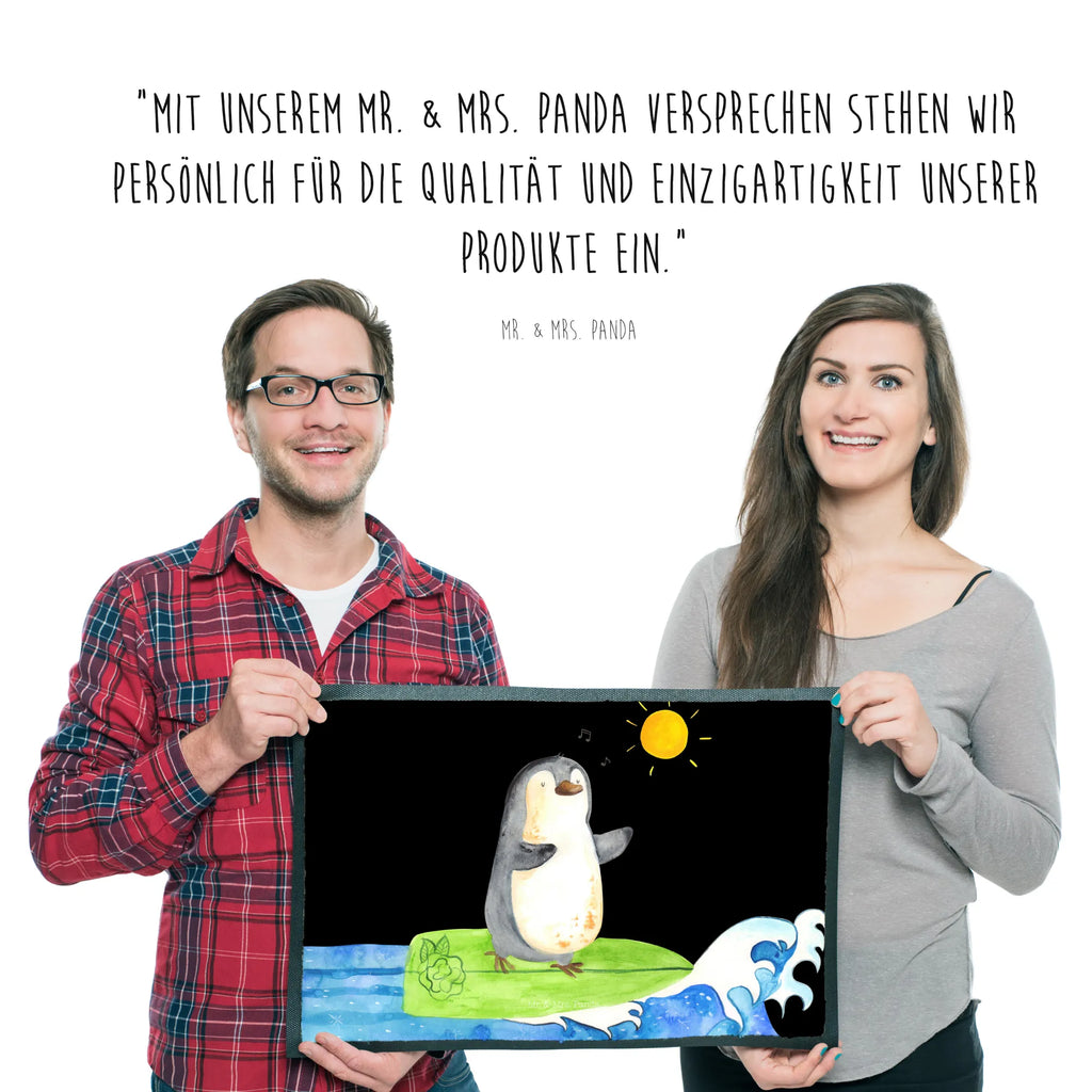 Fußmatte Pinguin Surfer Fussmatten online, Matte, Fußmatte außen, Fußabstreifer, Schmutzfangmatte, Fußmatte innen, Fußmatte außen wetterfest, Fußabtreter, Eingangsteppich, Fussmatten, Gummimatte, Schmutzmatte, Schmutzfangmatte waschbar, Fußmatte outdoor, Motivfußmatte, Vorleger, Sauberlaufmatte, Schmutzfänger, Haustürmatte, Türvorleger, Fußmatte waschbar, Schmutzfangteppich, Fußabstreifer außen, Türmatte, Gummi Matte, Fußmatten, Fußabtreter außen, Pinguin, Wellen reiten, Hawaii, Portugal, Wellen, Pinguine, surfen, Urlaub, Surfer