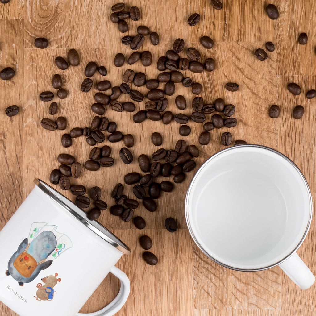 Enamel camping mug Penguin & Mouse Hiker reisetasse, Emaille Becher, Tasse Emaille, emaillebecher, Teetasse, Metalltasse, wanderbecher, wandertasse, Kaffeetasse, Teebecher, Blechtasse, Reisebecher, Campingtasse, becher emaille, Emaille Tasse, Campingbecher, Becher, Emailletasse, Trinkbecher, Pott, Tasse, metallbecher, blechbecher, Kaffeebecher, Pinguin, Wandern, Abenteurer, Ausflug, Wanderlust, Roadtrip, Pinguine, Abenteuer