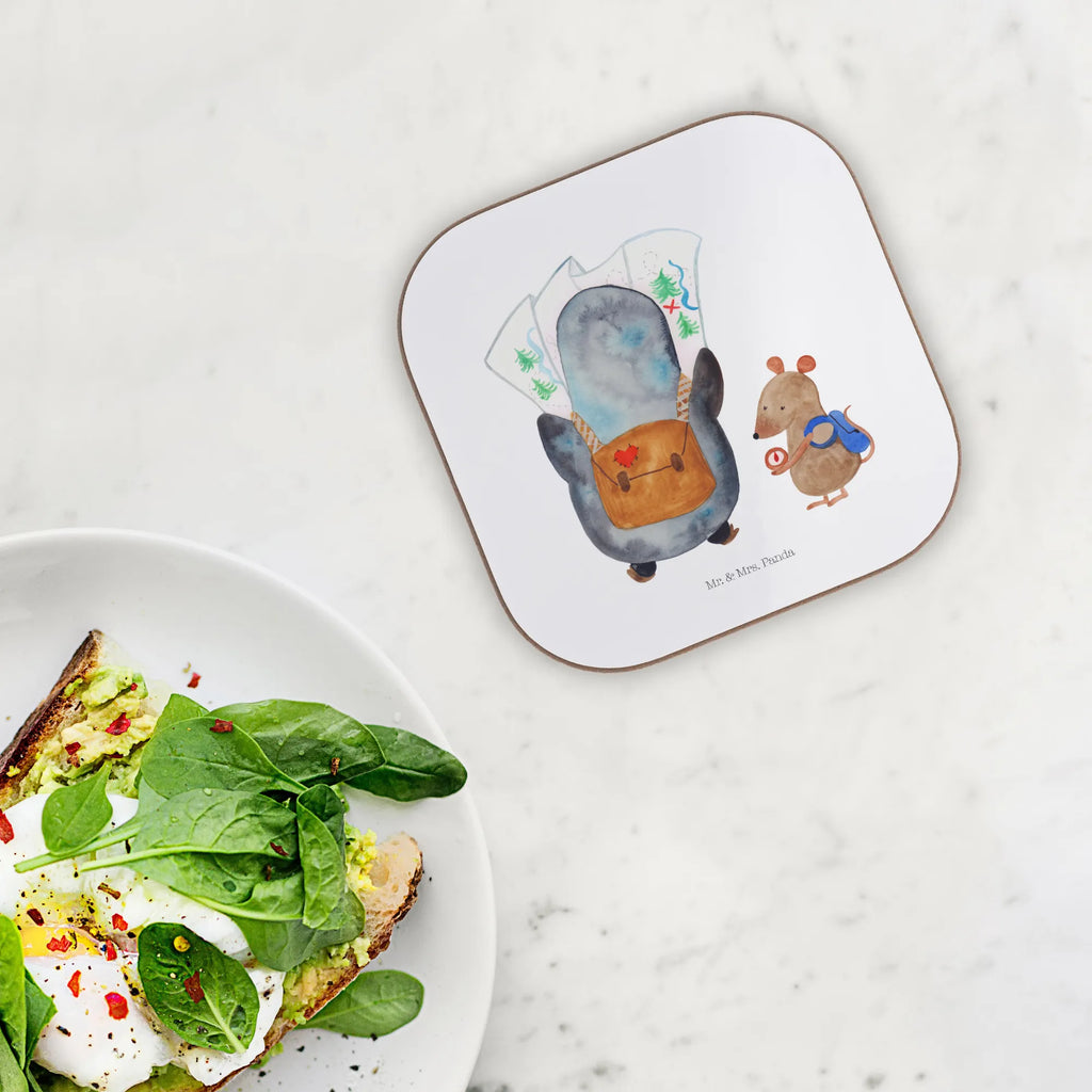 Untersetzer Pinguin & Maus Wanderer unterleger, weinflaschenuntersetzer, party untersetzer, Flaschenuntersetzer, Teeuntersetzer, Untersetzer Glas, Design Untersetzer, gläseruntersetzer, Getränkeuntersetzer, Glasuntersetzer, Tassen Untersetzer, Untersetzer Tasse, Becheruntersetzer, Untersetzer Gläser, eckiger untersetzer, Untersetzer Quadratisch, Kaffeeuntersetzer, hartfaseruntersetzer, Tassenuntersetzer, esstisch untersetzer, schutzuntersetzer, deko untersetzer, Holzuntersetzer, grill untersetzer, Tischuntersetzer, Tischschoner, Untersetzer, Quadratischer Untersetzer, Untersetzer Tee, bar untersetzer, Untersetzer für Gläser, hartfaser untersetzer, weinglasuntersetzer, Untersetzer Kaffee, weinuntersetzer, Coaster, garten untersetzer, bieruntersetzer, Baruntersetzer, Pinguin, Ausflug, Wandern, Abenteuer, Roadtrip, Abenteurer, Pinguine, Wanderlust