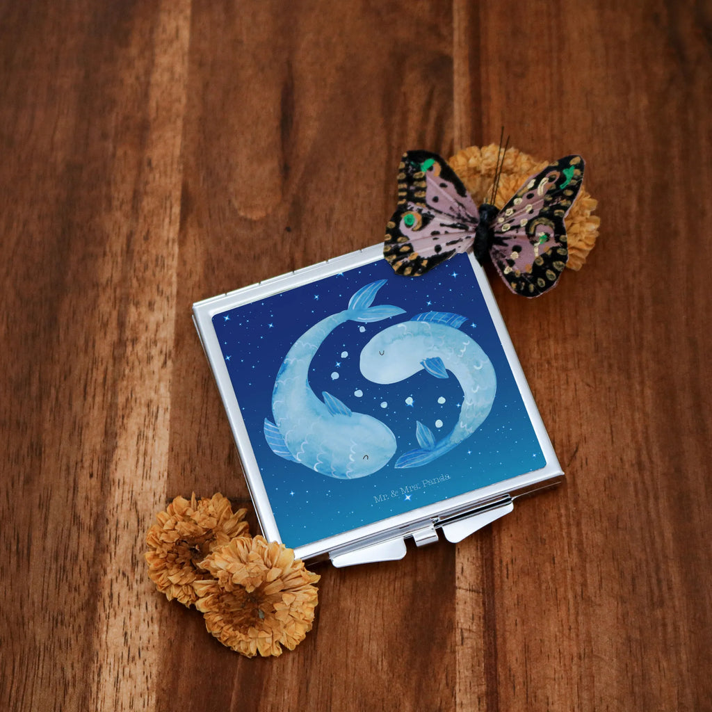 Kwadratowe lusterko do torebki znak zodiaku Ryby Vintage Kompaktspiegel, Spiegel Für Handtasche, Kompaktspiegel, Deko Handspiegel, Spiegel Für Make-Up Tasche, Spiegel Für Schminktasche, Mini Spiegel, Quadratischer Handspiegel, Klappbarer Handspiegel, Schminkspiegel To Go, Spiegel Für Unterwegs, Handspiegel Mit Hülle, Reise Spiegel, Taschenspiegel, Handspiegel Geschenkidee, Tragbarer Spiegel, Handspiegel Für Damen, Klappbarer Taschenspiegel, Handspiegel Zum Mitnehmen, Runder Taschenspiegel, Schminkspiegel Kompakt, Klappspiegel, Handtaschenspiegel, Design Taschenspiegel, Taschen-Kosmetikspiegel, Kosmetikspiegel Klein, Tierkreiszeichen, Sternzeichen, Horoskop, Astrologie, Aszendent, Geburtstag Februar, Geburtstag März, Fische Geschenk, Geschenk März, Fisch, Geschenk Februar, Fische Sternbild, Fische Sternzeichen