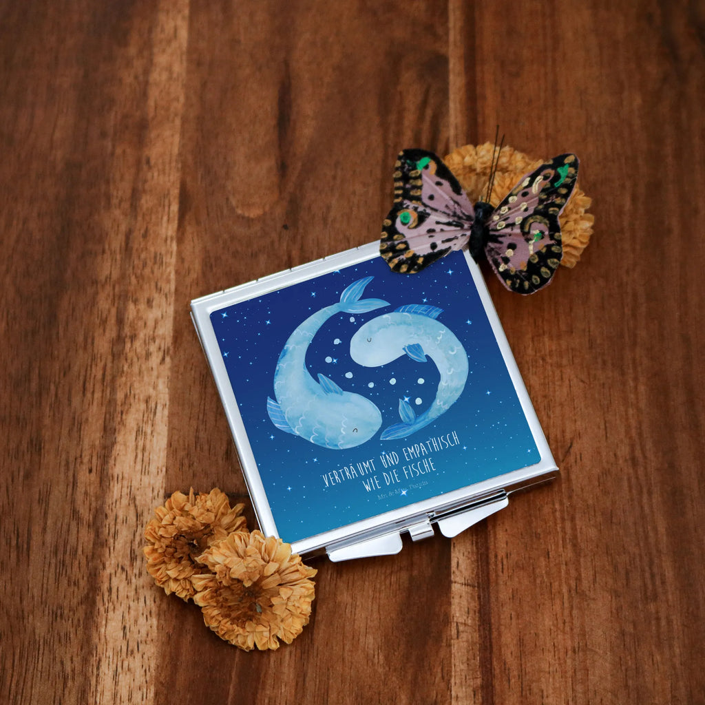 Kwadratowe lusterko do torebki znak zodiaku Ryby Vintage Kompaktspiegel, Spiegel Für Handtasche, Kompaktspiegel, Deko Handspiegel, Spiegel Für Make-Up Tasche, Spiegel Für Schminktasche, Mini Spiegel, Quadratischer Handspiegel, Klappbarer Handspiegel, Schminkspiegel To Go, Spiegel Für Unterwegs, Handspiegel Mit Hülle, Reise Spiegel, Taschenspiegel, Handspiegel Geschenkidee, Tragbarer Spiegel, Handspiegel Für Damen, Klappbarer Taschenspiegel, Handspiegel Zum Mitnehmen, Runder Taschenspiegel, Schminkspiegel Kompakt, Klappspiegel, Handtaschenspiegel, Design Taschenspiegel, Taschen-Kosmetikspiegel, Kosmetikspiegel Klein, Tierkreiszeichen, Sternzeichen, Horoskop, Astrologie, Aszendent, Geburtstag Februar, Geburtstag März, Fische Geschenk, Geschenk März, Fisch, Geschenk Februar, Fische Sternbild, Fische Sternzeichen