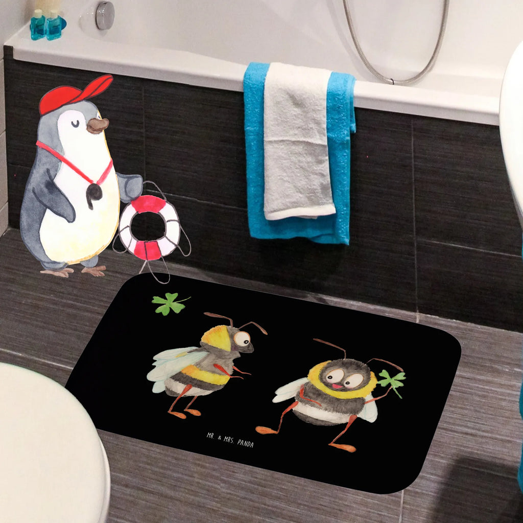 Badematte Hummeln Kleeblatt teppich für bad, Badezimmerteppich, badezimmerteppiche, Bad Fußmatte, duschmatte, bad läufer, rutschfeste matte, Badläufer, Badematte, badmatten, badezimmermatte, Badteppich, Duschvorleger, badezimmer läufer, badezimmermatten, duschmatten, wannenvorleger, badezimmervorleger, Badezimmer Matte, Teppich Fürs Bad, fußmatte bad, Badvorleger, Lustige Sprüche, Tiere, Tiermotive, Gute Laune, Biene, Spruch Fröhlich, glücklich sein, Hummel, Biene Deko, Spruch Positiv, Spruch schön, glücklich Werden
