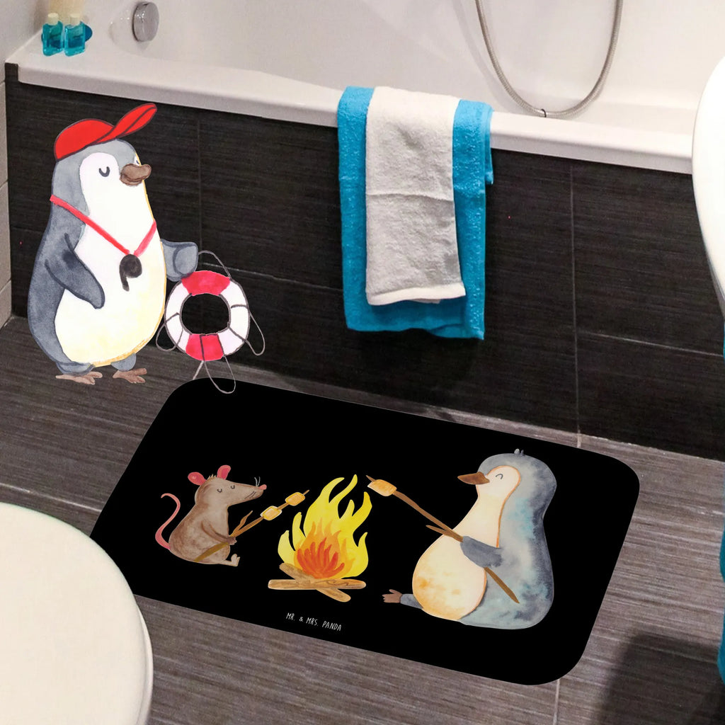 Badematte Pinguin Lagerfeuer badezimmervorleger, badezimmer läufer, Badezimmer Matte, Badteppich, Teppich Fürs Bad, Bad Fußmatte, fußmatte bad, rutschfeste matte, bad läufer, Badezimmerteppich, badezimmerteppiche, duschmatten, badezimmermatten, badezimmermatte, badmatten, duschmatte, Badematte, Badvorleger, teppich für bad, Badläufer, Duschvorleger, wannenvorleger, Pinguin, Grillen, Liebe, Motivation, Lagerfeuer, Feuer, Leben, Neustart, Büro, Maus, Lebensmotivation, Pinguine, Job, Lebensspruch, Arbeit, Büroalltag, Marshmallows
