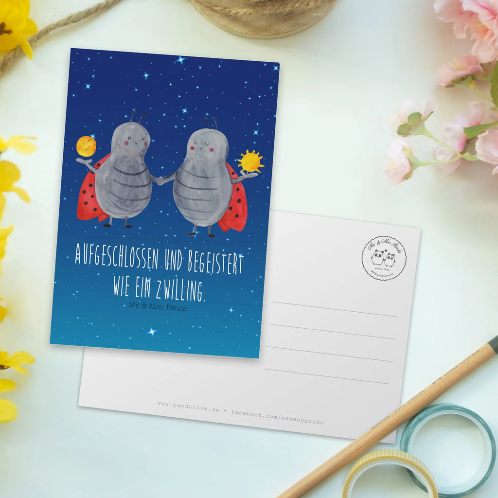 Postkarte Sternzeichen Zwilling Karte, Postkarte, Einladung, Geburtstagskarte, Dankeskarte, Ansichtskarten, Ansichtskarte, Einladung Geburtstag, Grußkarte, Geschenkkarte, Einladungskarte, Einladungskarten Geburtstag, Tierkreiszeichen, Sternzeichen, Horoskop, Astrologie, Aszendent, Glückskäfer, Zwillingsschwester, Marienkäfer, Geburtstag Mai, Geschenk Mai, Zwilling Sternzeichen, Zwilling Geschenk, Geschenk Juni, Zwillingsbruder, Zwillinge