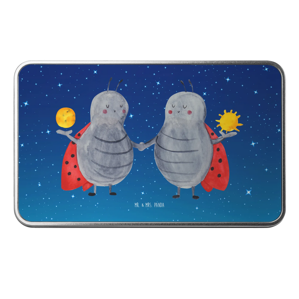 Metalldose rechteckig Sternzeichen Zwilling Verpackungsdose Metall, Vorratsbox Metall, Große Metalldose, Blechbox Mit Aufdruck, Metalldose Zum Selbstgestalten, Aufbewahrungsdose Aus Blech, Blechdose, Bedruckte Metalldose, Metalldose Mit Motiv, Metallbehälter Mit Deckel, Kleine Metalldose, Aufbewahrungsdose Metall, Geschenkbox Metall, Vorratsdose Metall, Runddose Metall, Kaffeedose Metall, Aufbewahrungsbox Metall, Moderne Metalldose, Vorratsbehälter Aus Metall, Deko Metalldose, Metalldose, Nostalgische Blechdose, Rechteckige Dose Metall, Retro Metalldose, Metalldose Mit Scharnierdeckel, Personalisierbare Metalldose, Dekodose Metall, Metalldose Design, Geschenkverpackung Aus Metall, Basteldose Metall, Keksdose Metall, Süßigkeitendose Metall, Metalldose Zum Befüllen, Dose Aus Metall, Dose Mit Deckel Metall, Metalldose Mit Spruch, Deko Aufbewahrungsdose Metall, Sammeldose Metall, Teedose Metall, Vintage Metalldose, Blechbehälter, Klappdose Metall, Schmuckdose Metall, Tierkreiszeichen, Sternzeichen, Horoskop, Astrologie, Aszendent, Geschenk Juni, Zwillinge, Geburtstag Mai, Zwillingsbruder, Marienkäfer, Zwilling Sternzeichen, Zwillingsschwester, Zwilling Geschenk, Glückskäfer, Geschenk Mai