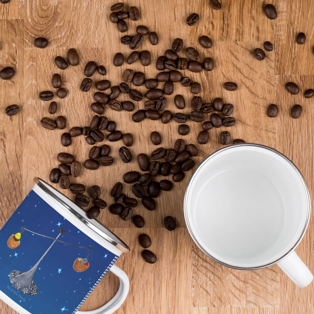 Kempingowy kubek emaliowany Znak zodiaku waga Tasse Emaille, Outdoor Becher, Emaille Tassen, Emaille Tasse, Metall Tasse, Kaffee Blechtasse, Emaille Becher Camping, Blechtasse, Tasse Camping, Camping Tasse Metall, Campingtasse, Camping Becher, Emaille Tasse Camping, Emailletasse, Emaille Campingbecher, Camping Becher Edelstahl, Outdoor Tasse, Metalltasse, Metalltasse für Camping, Blechtasse Outdoor, Trinkbecher, Edelstahl Trinkbecher, Campingbecher, Blechtassen, Camping Tasse Emaille, Emaille Becher, Emaille Trinkbecher, Campingtassen, Camping Tassen, Camping Tassen Emaille, Tierkreiszeichen, Sternzeichen, Horoskop, Astrologie, Aszendent, Gleichgewicht, Waage Sternzeichen, Waage, Hummel, Geburtstag Oktober, Geschenk September, Geschenk Oktober, Waage Geschenk, Biene, Geburtstag September, Marienkäfer