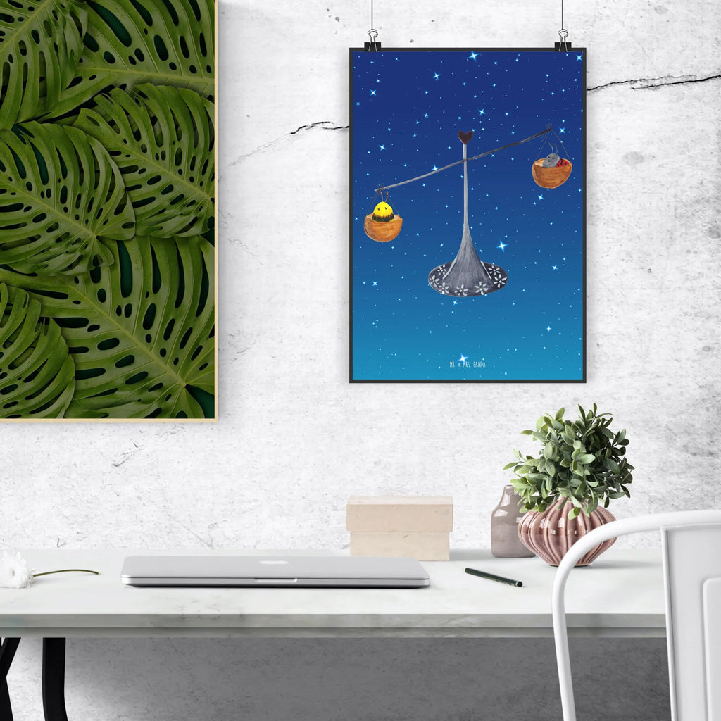 Poster Sternzeichen Waage Wanddeko Bild, Wandschmuck, Poster, grafikposter, kunstposter, wanddruck, Bild, drucke, wandkunst, Wandposter, Bild für Wand, kunst für die wand, Kunstdruck, Posterdruck, wanddeko, Wandbild, Deko Bild, kunstdruck poster, Mr. & Mrs. Panda Poster, Plakat, Wanddekoration, Designposter, Aszendent, Astrologie, Horoskop, Tierkreiszeichen, Sternzeichen, Gleichgewicht, Waage Sternzeichen, Waage, Hummel, Geschenk September, Marienkäfer, Waage Geschenk, Geburtstag Oktober, Biene, Geschenk Oktober, Geburtstag September