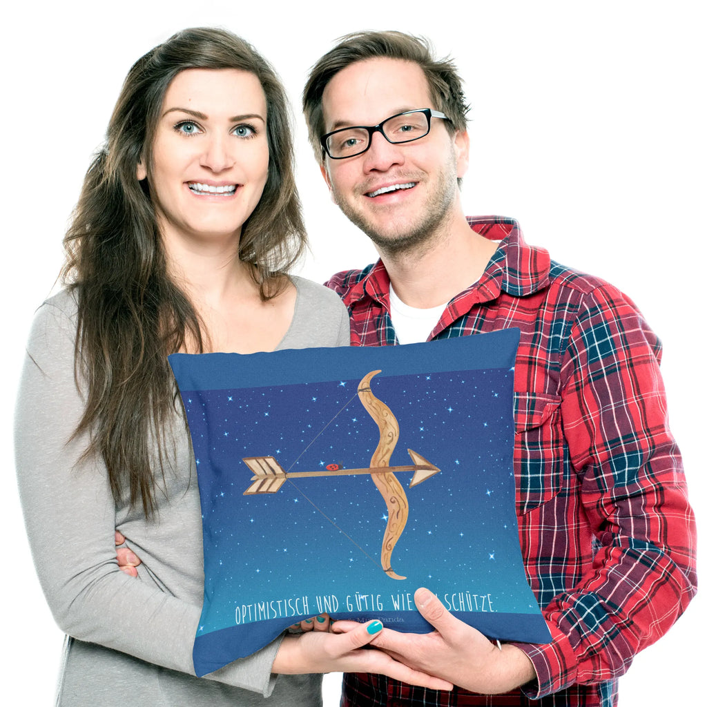 40x40 poduszka Znak zodiaku Strzelec Sofakissen, Kissenhülle, Dekokissen, Sofakissen 40x40, Motivkissen, Kissenhülle 40x40, Couchkissen, sitzkissen, sofakissen, Kissen, Kopfkissen 40x40, Dekokissen 40x40, Kopfkissen, Kissen 40x40, Kissenbezüge, Kissenbezug 40x40, Dekokissen Sofa, Zierkissen, Kissen 40x40 Waschbar, Tierkreiszeichen, Sternzeichen, Horoskop, Astrologie, Aszendent, Geburtstag Dezember, Geschenk Dezember, Geschenk November, Schütze Geschenk, Geschenk Schützenfest, Schütze Sternzeichen, Schütze, Geburtstag November