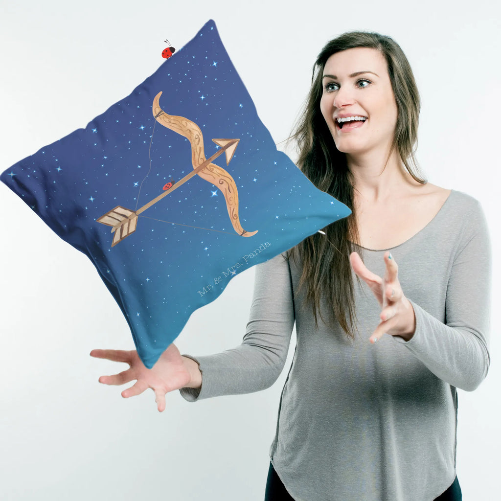40x40 poduszka Znak zodiaku Strzelec Sofakissen, Kissenhülle, Dekokissen, Sofakissen 40x40, Motivkissen, Kissenhülle 40x40, Couchkissen, sitzkissen, sofakissen, Kissen, Kopfkissen 40x40, Dekokissen 40x40, Kopfkissen, Kissen 40x40, Kissenbezüge, Kissenbezug 40x40, Dekokissen Sofa, Zierkissen, Kissen 40x40 Waschbar, Tierkreiszeichen, Sternzeichen, Horoskop, Astrologie, Aszendent, Geburtstag Dezember, Geschenk Dezember, Geschenk November, Schütze Geschenk, Geschenk Schützenfest, Schütze Sternzeichen, Schütze, Geburtstag November