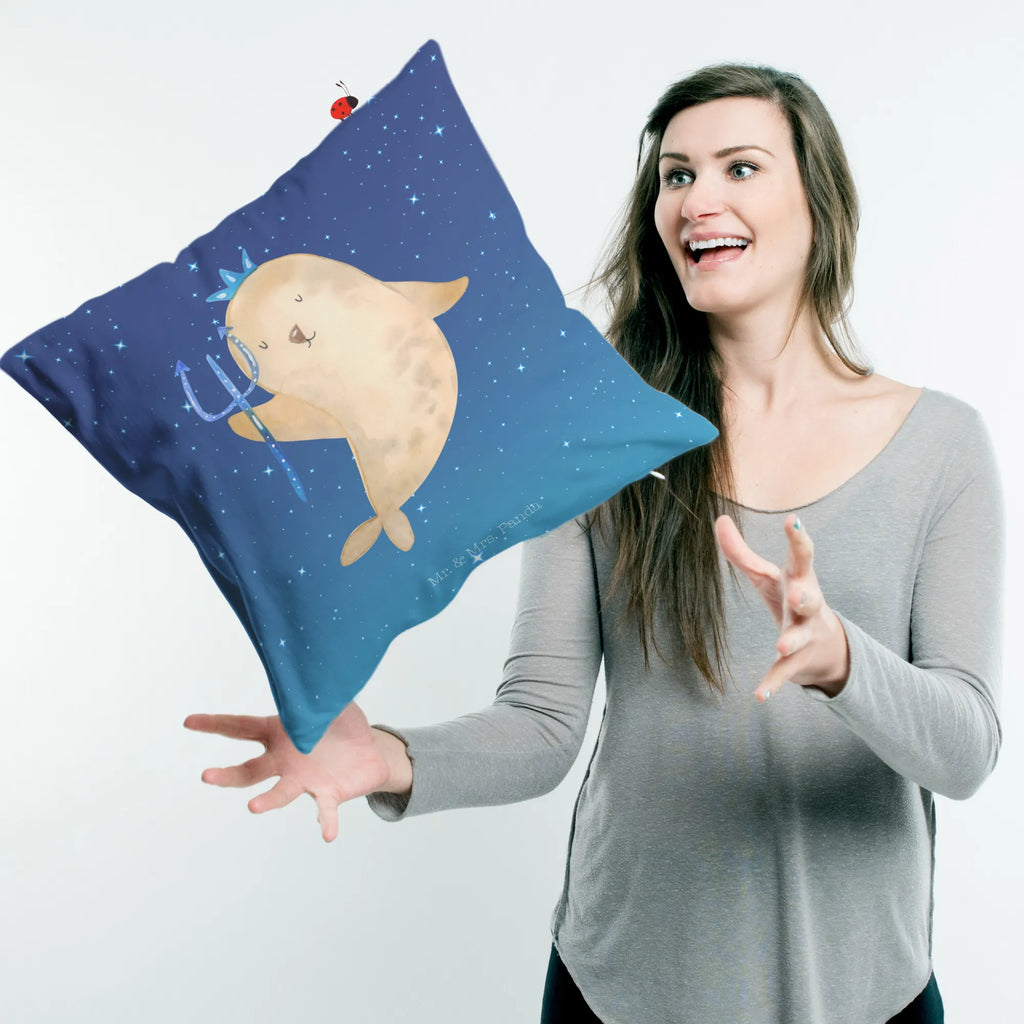 40x40 poduszka znak zodiaku Wodnik Dekokissen, Sofakissen 40x40, Sofakissen, Kissenbezüge, Zierkissen, sitzkissen, Kopfkissen, Kissenbezug 40x40, Dekokissen Sofa, Kissen 40x40 Waschbar, Kissenhülle, Kopfkissen 40x40, Couchkissen, Kissen, Kissenhülle 40x40, sofakissen, Dekokissen 40x40, Kissen 40x40, Motivkissen, Tierkreiszeichen, Sternzeichen, Horoskop, Astrologie, Aszendent, Geschenk Januar, Geburtstag Februar, Geburtstag Januar, Meermann, Geschenk Februar, Wassermann Sternzeichen, Wassermann Geschenk, Meer Geschenk, Nix