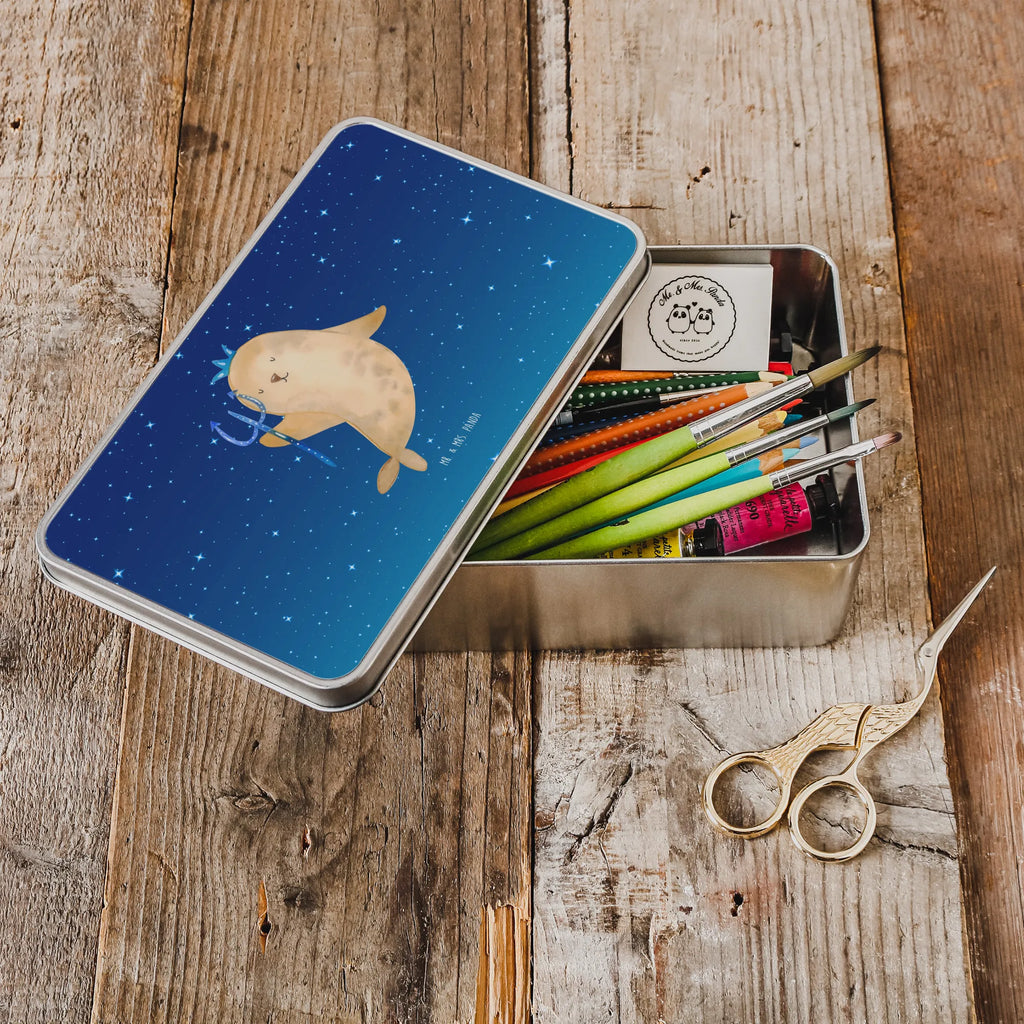 Metalldose rechteckig Sternzeichen Wassermann Blechbox Mit Aufdruck, Metallbehälter Mit Deckel, Kaffeedose, metallbehälter, Metalldose, Kaffeedosen, Dose Aus Metall, aufbewahrungsbehälter, runddose, Keksdose, Vorratsbehälter Aus Metall, Blechbehälter, Blechdose, Aluminiumdose, vorratsboxen, Metalldose Mit Spruch, Süßigkeitendose Metall, Aufbewahrungsbox, Runde Dose, süssigkeitendose, bonbondose, Aufbewahrungsdose, aufbewahrungsboxen, küchenbehälter, Geschenkdose, Vorratsbox Metall, Geschenkbox Metall, Kaffeedose Metall, Vorratsdosen, blechdosen, keksdosen, Aufbewahrungsdose Metall, Sammeldose Metall, Teedose Metall, Aufbewahrungsbox Metall, metallboxen, Vorratsbehälter, gebäckdose, Teedose, gewürzdose, Metalldose Mit Motiv, Verpackungsdose Metall, Geschenkartikel, schmuckdose, Aufbewahrungsdose Aus Blech, Schmuckdose Metall, Geschenkverpackung Aus Metall, kräuterdose, Dose, gewürzdosen, Dose Mit Deckel Metall, pralinendose, Keksdose Metall, Bedruckte Metalldose, Runddose Metall, plätzchendose, Metallbox, dosen, teedosen, Sternzeichen, Tierkreiszeichen, Horoskop, Astrologie, Aszendent, Meermann, Nix, Geschenk Februar, Geburtstag Januar, Wassermann Geschenk, Geburtstag Februar, Meer Geschenk, Geschenk Januar, Wassermann Sternzeichen