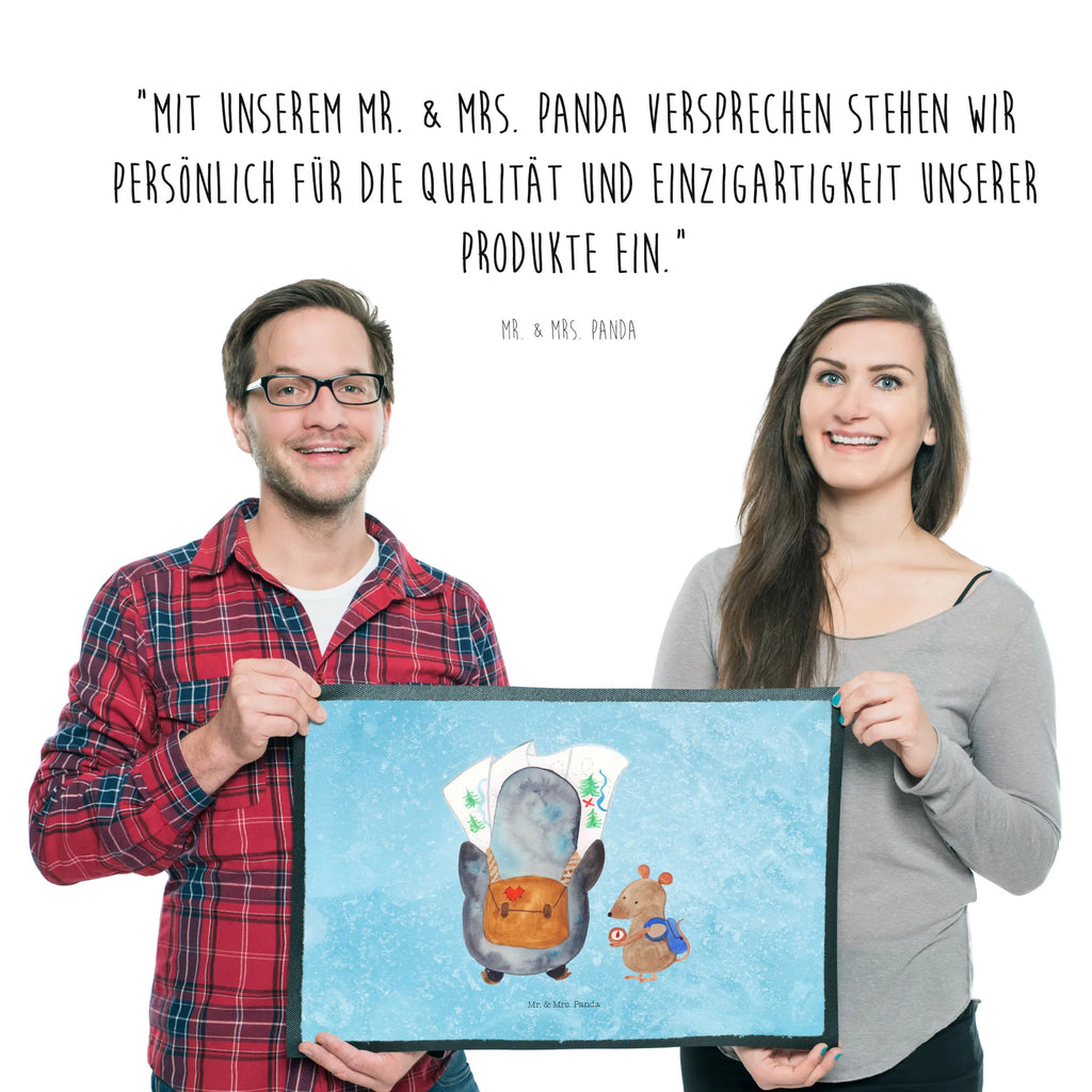 Fußmatte Pinguin & Maus Wanderer Matte, Motivfußmatte, Vorleger, Fußmatte außen, Eingangsteppich, Sauberlaufmatte, Fußmatten, Schmutzfangteppich, Fußabstreifer, Schmutzfangmatte, Fußabtreter, Fußabstreifer außen, Fußmatte außen wetterfest, Fußmatte innen, Gummimatte, Fussmatten, Türvorleger, Türmatte, Fußabtreter außen, Schmutzfangmatte waschbar, Schmutzfänger, Fussmatten online, Fußmatte outdoor, Fußmatte waschbar, Haustürmatte, Schmutzmatte, Gummi Matte, Pinguin, wandern, Wanderlust, Abenteurer, Abenteuer, Roadtrip, Pinguine, Ausflug