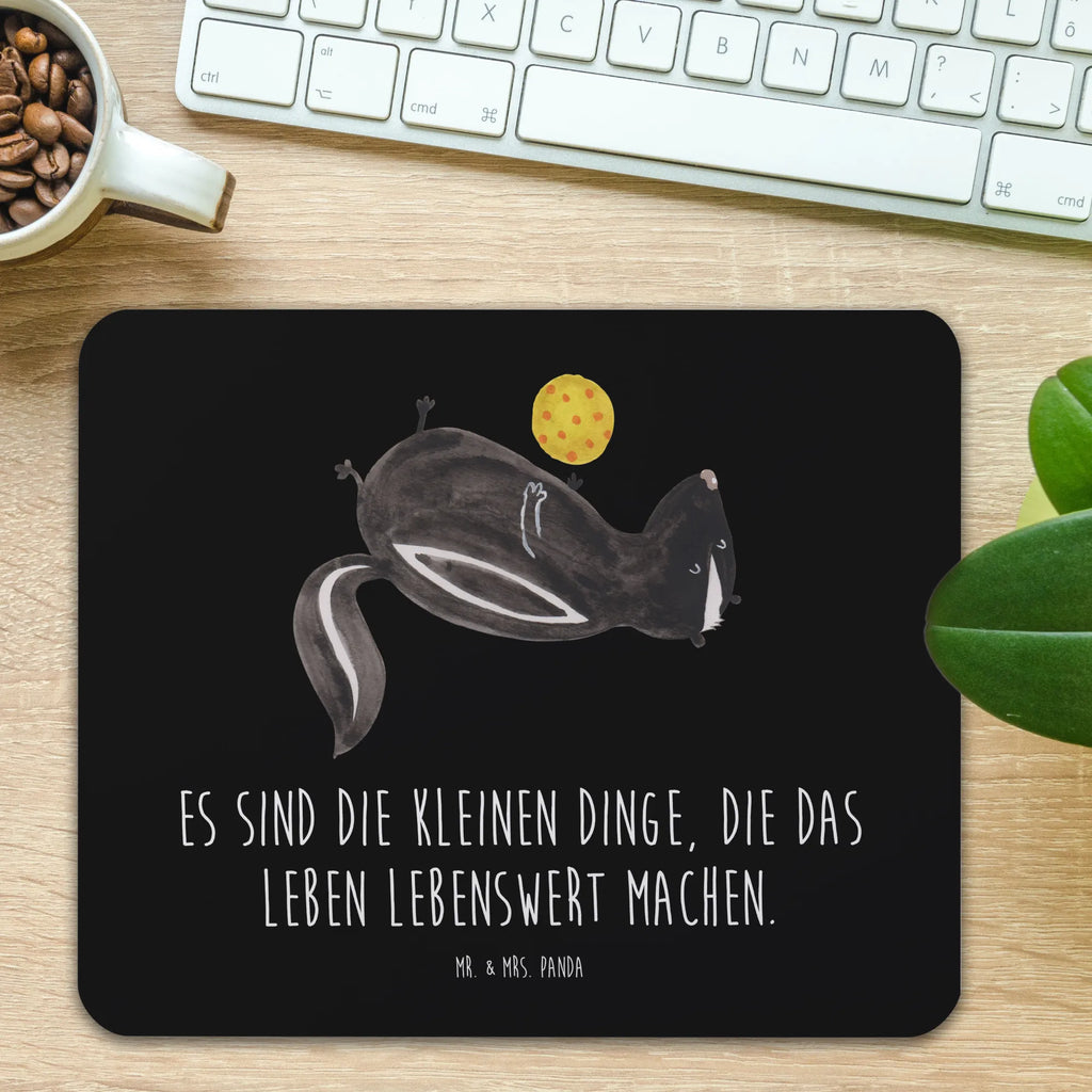 Mouse mat skunk ball Designer Mauspad, Mauspad Büro, Computer zubehör, Arbeitszimmer, Büroausstattung, Einzigartiges Mauspad, Mousepad, Mauspad, PC Zubehör, Mausunterlage, Stinktier, Skunk, Wildtier, verspielt, Stinki, Stinker, Raubtier, Weisheit