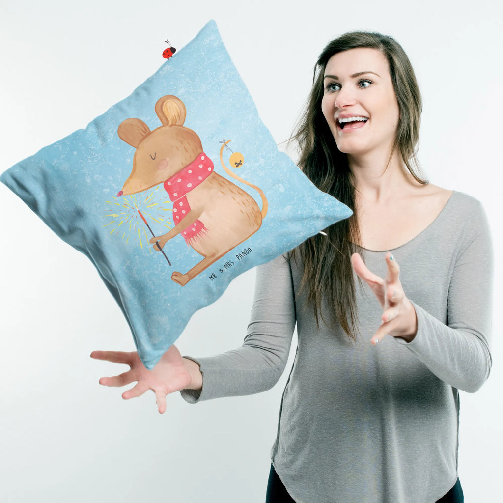 Cushion Mouse Christmas Dekokissen 40x40, Couchkissen, Kissen 40x40 Waschbar, Sofakissen, sofakissen, Motivkissen, Sofakissen 40x40, Dekokissen Sofa, Kissenhülle 40x40, Zierkissen, Kissen, Kissenbezüge, Kopfkissen 40x40, Kissenbezug 40x40, sitzkissen, Kissen 40x40, Dekokissen, Kissenhülle, Kopfkissen, Winter, Weihnachten, Weihnachtsdeko, Nikolaus, Advent, Heiligabend, Wintermotiv, Weihnachtsgruß, Weihnachtsmotiv, Maus, Mäuschen, Weihnachtswunder, Frohe Weihnachten