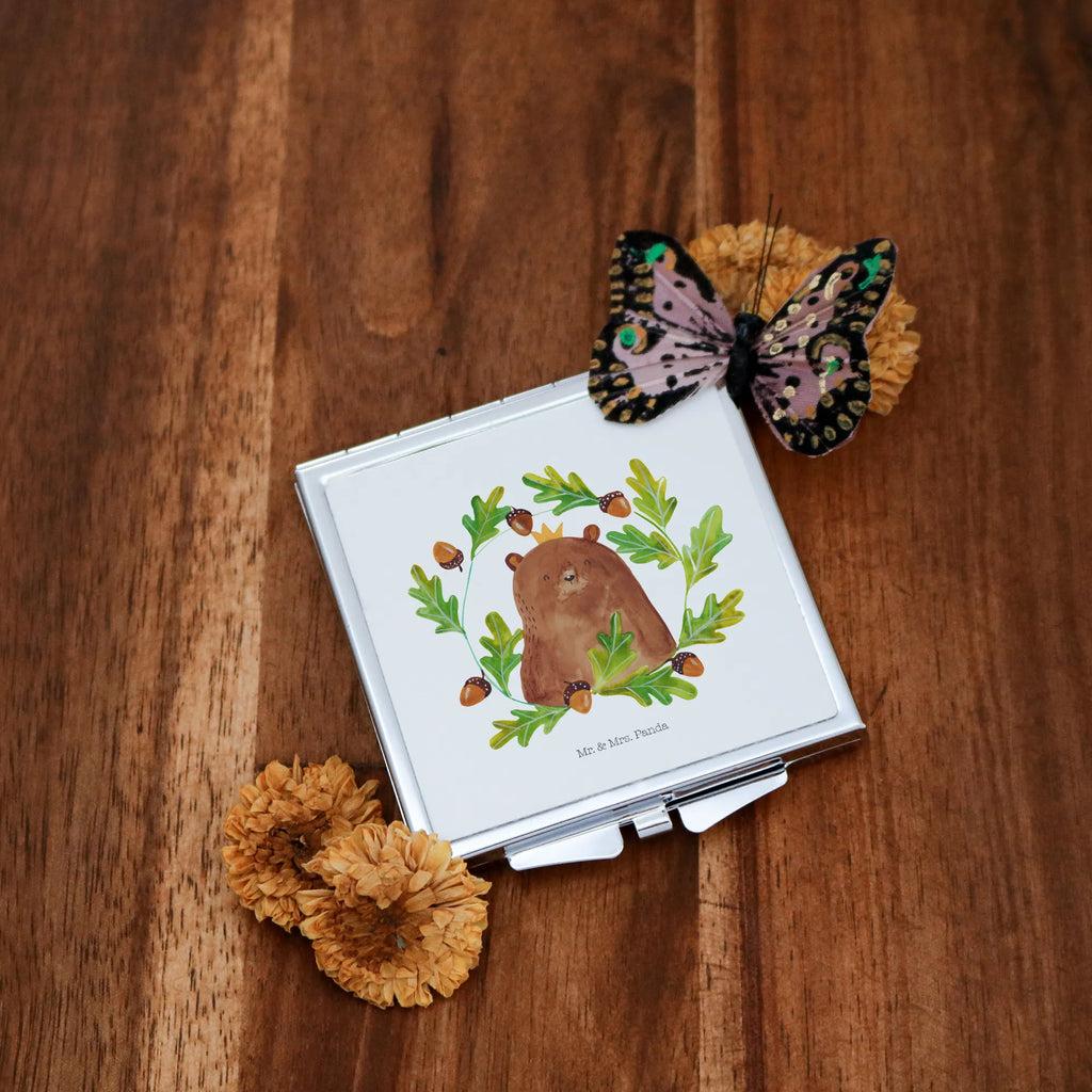 Kwadratowe lusterko do torebki Niedźwiedź król Kompaktspiegel, Kosmetikspiegel Klein, Silber, Handspiegel Zum Mitnehmen, Schminkspiegel To Go, Reise Spiegel, Tragbarer Spiegel, Schminkspiegel Kompakt, Klappbarer Taschenspiegel, Spiegel Für Make-Up Tasche, Spiegel Für Handtasche, Handspiegel Mit Hülle, Handtaschenspiegel, Quadratischer Handspiegel, Handspiegel Für Damen, Handspiegel Geschenkidee, Mini Spiegel, Klappspiegel, Spiegel Für Schminktasche, Runder Taschenspiegel, Taschen-Kosmetikspiegel, Spiegel Für Unterwegs, Taschenspiegel, Klappbarer Handspiegel, Deko Handspiegel, Design Taschenspiegel, Vintage Kompaktspiegel, Teddy, Bär, Teddybär, Bester Vater, Vater, Bester Papa, Weltbester Papa, Daddy, Dad, Vatertag, Papa, Papi, Papa Bär