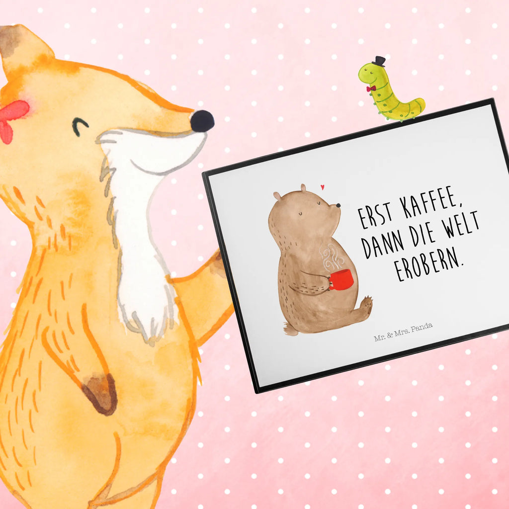 Schreibtischunterlage Bär Kaffee tischmatte, tischpads, arbeitsmatte, pultunterlage, tischauflagen, schreibmatte, schreibtischunterlage, Schreibtisch Unterlagen, Schreibtischauflage, schreibtischauflagen, schreibtischunterlagen, tischmatten, Schreibtisch Matte, schreibtischmatte, Schreibunterlage, tischpad, tischauflage, schreibauflage, schreibauflagen, arbeitsunterlage, Tischunterlage, Teddy, Teddybär, Bär, Bären, Kaffee, Motivation, Welt Erobern, Coffee, Guten Morgen, Morgenroutine, Welt Retten