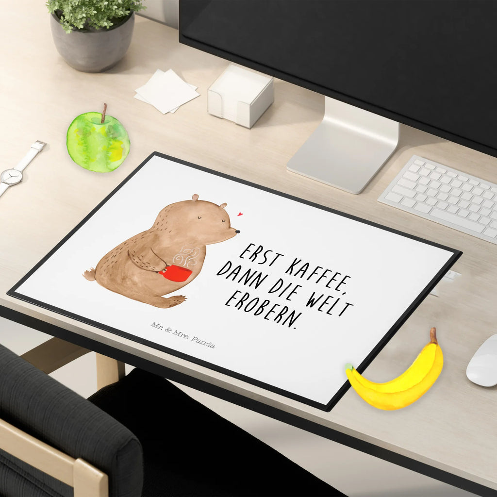 Schreibtischunterlage Bär Kaffee tischmatte, tischpads, arbeitsmatte, pultunterlage, tischauflagen, schreibmatte, schreibtischunterlage, Schreibtisch Unterlagen, Schreibtischauflage, schreibtischauflagen, schreibtischunterlagen, tischmatten, Schreibtisch Matte, schreibtischmatte, Schreibunterlage, tischpad, tischauflage, schreibauflage, schreibauflagen, arbeitsunterlage, Tischunterlage, Teddy, Teddybär, Bär, Bären, Kaffee, Motivation, Welt Erobern, Coffee, Guten Morgen, Morgenroutine, Welt Retten