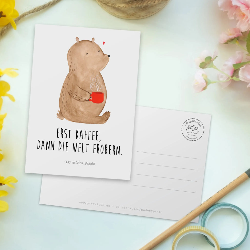 Postcard bear Coffee einzelkarte, Designkarte, Motivkarte, Ansichtskarte, Kunstkarten, Ansichtskarten, Grußkarte, Postkarte, Fotokarte, kunstkarte, Postkarten, spruchkarte, bildkarte, Teddy, Teddybär, Bär, Kaffee, Bären, Welt Retten, Welt Erobern, Morgenroutine, Coffee, Guten Morgen, Motivation