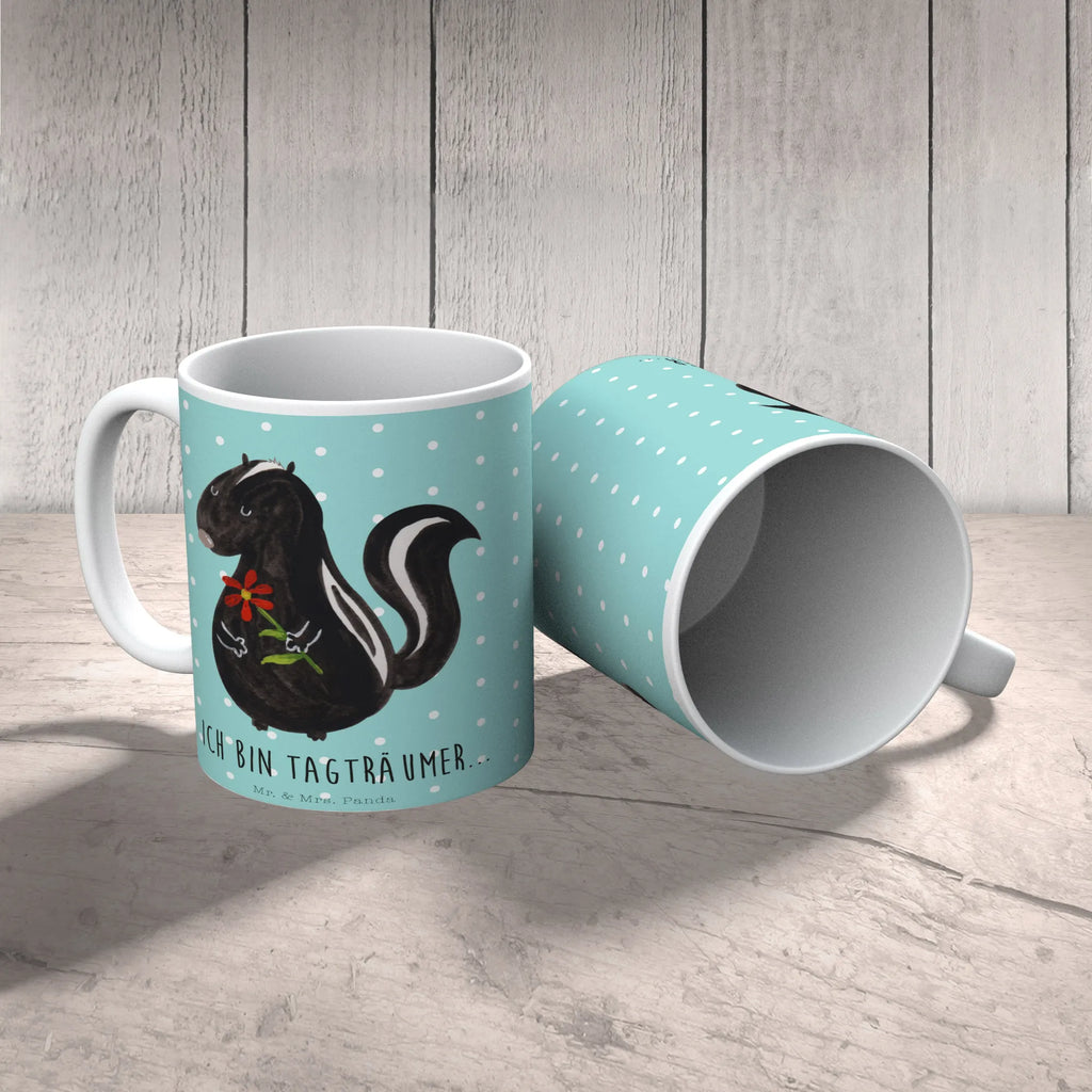 Mug skunk flower Geschenktasse, Tasse mit Motiven, Kaffeetasse, Bürotasse, Keramiktasse, Porzellantasse, Teetasse, Tasse, Tasse mit Zitaten, Stinktier, Skunk, Raubtier, Dreams, Träume, Tagträumer, Stinker, Stinki, Wildtier, verträumt