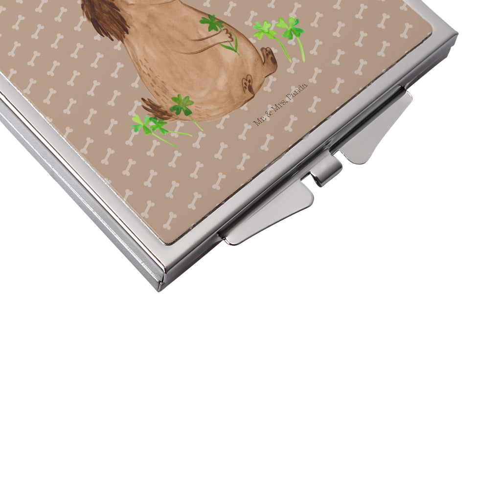 Kwadratowe lusterko do torebki pies koniczyna Spiegel Für Schminktasche, Spiegel Für Handtasche, Design Taschenspiegel, Spiegel Für Make-Up Tasche, Klappbarer Handspiegel, Quadratischer Handspiegel, Klappspiegel, Vintage Kompaktspiegel, Reise Spiegel, Kompaktspiegel, Deko Handspiegel, Runder Taschenspiegel, Taschen-Kosmetikspiegel, Schminkspiegel Kompakt, Spiegel Für Unterwegs, Handtaschenspiegel, Mini Spiegel, Tragbarer Spiegel, Schminkspiegel To Go, Klappbarer Taschenspiegel, Silber, Handspiegel Für Damen, Handspiegel Geschenkidee, Taschenspiegel, Handspiegel Zum Mitnehmen, Kosmetikspiegel Klein, Handspiegel Mit Hülle, Hundemotiv, Haustier, Hund, Tierliebhaber, Sprüche, Hundebesitzer, Hunderasse, Kleeblatt, Selbstliebe, Tagträume, Glücksbringer, Geschenk, Neuanfang, Glück, Motivation, Achtsamkeit