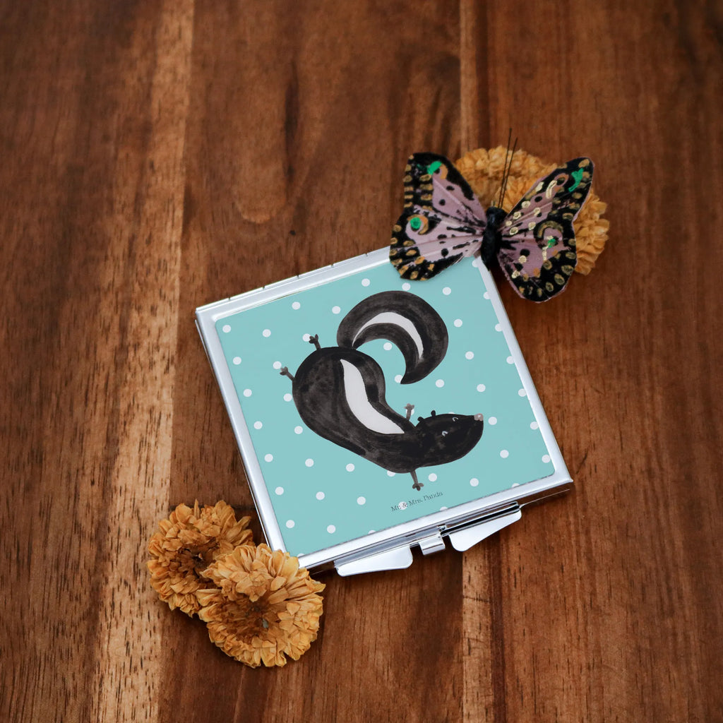 Kwadratowe lusterko do torebki skunks stojka Spiegel Für Unterwegs, Klappbarer Taschenspiegel, Spiegel Für Handtasche, Klappspiegel, Schminkspiegel To Go, Design Taschenspiegel, Kompaktspiegel, Mini Spiegel, Silber, Handspiegel Geschenkidee, Kosmetikspiegel Klein, Spiegel Für Make-Up Tasche, Handtaschenspiegel, Schminkspiegel Kompakt, Quadratischer Handspiegel, Handspiegel Mit Hülle, Spiegel Für Schminktasche, Vintage Kompaktspiegel, Taschen-Kosmetikspiegel, Tragbarer Spiegel, Handspiegel Für Damen, Reise Spiegel, Handspiegel Zum Mitnehmen, Taschenspiegel, Runder Taschenspiegel, Deko Handspiegel, Klappbarer Handspiegel, Stinktier, Skunk, Stinki, Stinker, Raubtier, Spielplatz, Kind, Verpielt, Wildtier