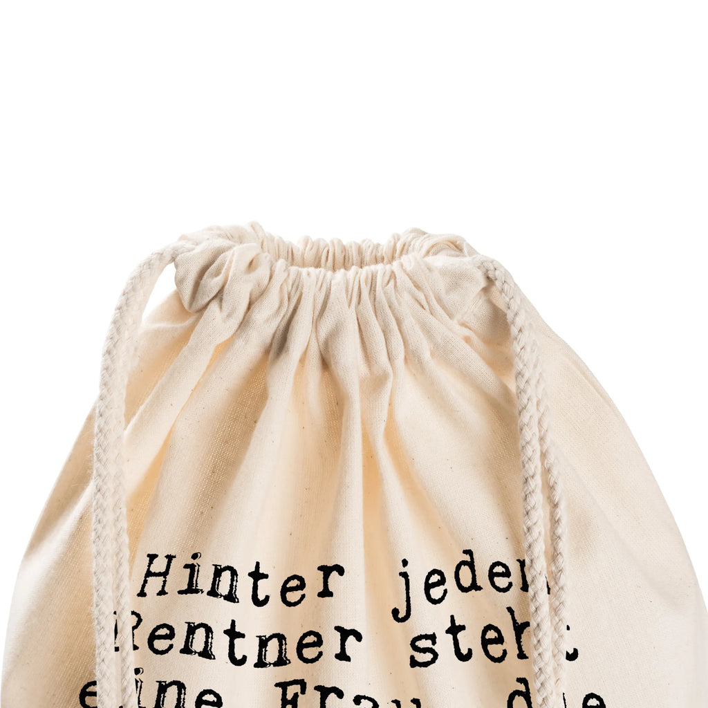 Drawstring bag Hinter jedem Rentner steht... Turnbeutel, Sportbeutel Training, Sportbeutel Herren, Sportbeutel Klein, Sportbeutel Aus Polyester, Sportbeutel Leicht, Sportbeutel Mädchen, Sportbeutel Für Kinder, Sportbeutel Faltbar, Sportbeutel Bunt, Sportbeutel Mit Kordelzug, Sportbeutel Kindergarten, Sportbeutel Set, Gymbag, Sportbeutel Outdoor, Sportbeutel Wasserabweisend, Sportbeutel Kita, Sportbeutel Weiß, Turnbeutel Kinder, Sportbeutel Schwarz, Sportbeutel Geschenkidee, Sportbeutel Groß, Sportbeutel Für Sport, Sportbeutel Schule, Sportbeutel Mit Fach, Sportbeutel Mit Reißverschluss, Sportbeutel Damen, Turnbeutel Mit Kordel, Sportbeutel Waschbar, Sportbeutel Bedruckt, Turnbeutel Schule, Öko Sportbeutel, Sportbeutel Für Erwachsene, Sportbeutel Jungen, Sportbeutel, Sportbeutel Für Freizeit, Sportrucksack, Sportbeutel Fitness, Sportbeutel Aus Baumwolle, Sportbeutel Nachhaltig, Turnbeutel Mit Motiv, Spruch, Sprüche, lustige Sprüche, Weisheiten, Zitate, Spruch Geschenke, Spruch Sprüche Weisheiten Zitate Lustig Weisheit Worte