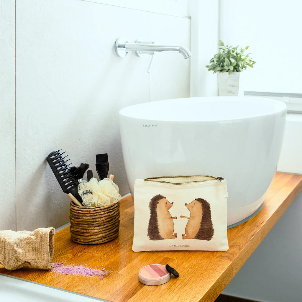 torebka na makijaż Miłość jeży aufbewahrungstasche, Waschbeutel, Kulturtasche, beauty case, Kosmetikbeutel, Kulturbeutel, aufbewahrungsbeutel, pencil case, Schminktäschchen, Etui, utensilientasche, Mäppchen, Waschtasche, Schminktasche, Schminkbeutel, Stiftemäppchen, kosmetiktäschchen, beauty tasche, Federmappe, pinsel tasche, toiletry bag, Kosmetiktasche, Schlampermäppchen, Freundin, Liebe, Ehefrau, Ehemann, Partner, Verlobung, Freund, Jahrestag, Hocheitstag, Heiratsantrag, Liebesgeschenk, Heiraten, Igel, Geschenk, Liebesbeweis, Hochzeitstag, Verliebt, Verheiratet, Verlobt, Hochzeit