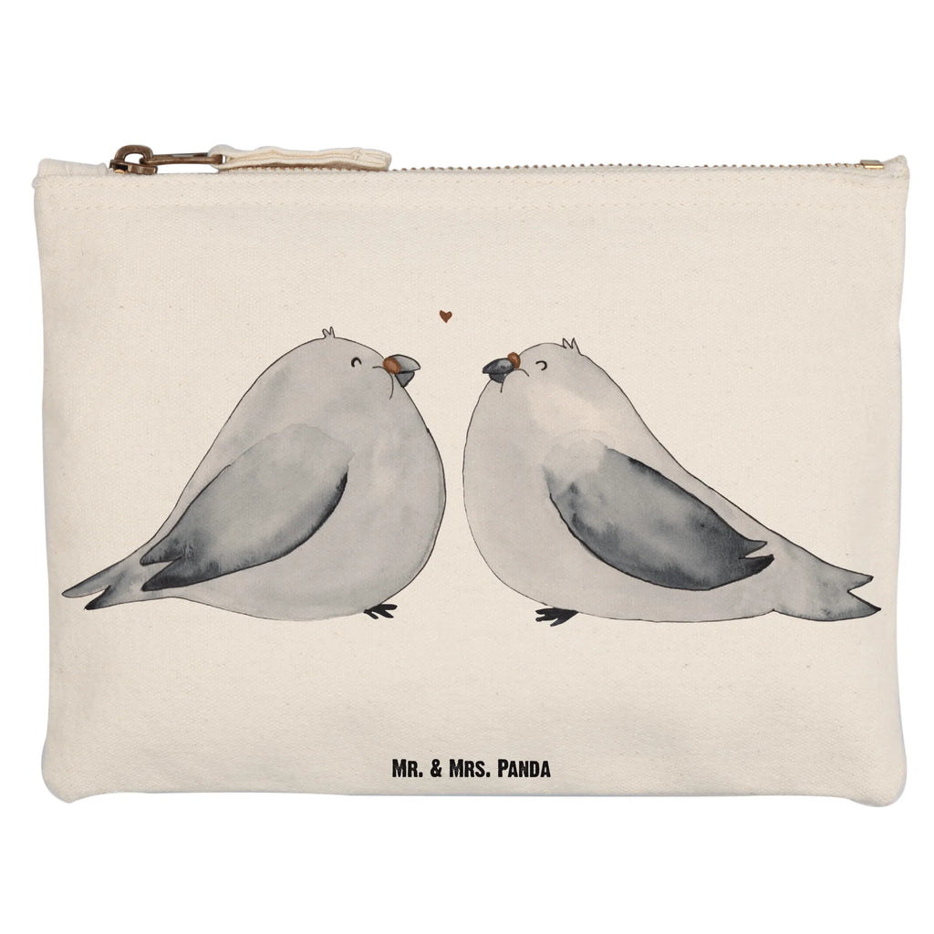 Schminktasche Turteltauben Liebe Federmappe, Schminktasche, Schminkbeutel, Mäppchen, toiletry bag, Stiftemäppchen, beauty tasche, Schminktäschchen, Waschtasche, Kosmetiktasche, Kulturtasche, Kosmetikbeutel, utensilientasche, aufbewahrungstasche, kosmetiktäschchen, Schlampermäppchen, Waschbeutel, aufbewahrungsbeutel, beauty case, pencil case, Etui, Kulturbeutel, pinsel tasche, Freundin, Liebe, Ehefrau, Ehemann, Partner, Verlobung, Freund, Jahrestag, Hocheitstag, Heiratsantrag, Liebesgeschenk, Heiraten, Turteltauben, Turteltäubchen, Verliebt, Verheiratet, Hochzeitstag, Verlobt, Liebesbeweis, Geschenk Hochzeit, Tauben, Geschenk Freund, Geschenk Freundin