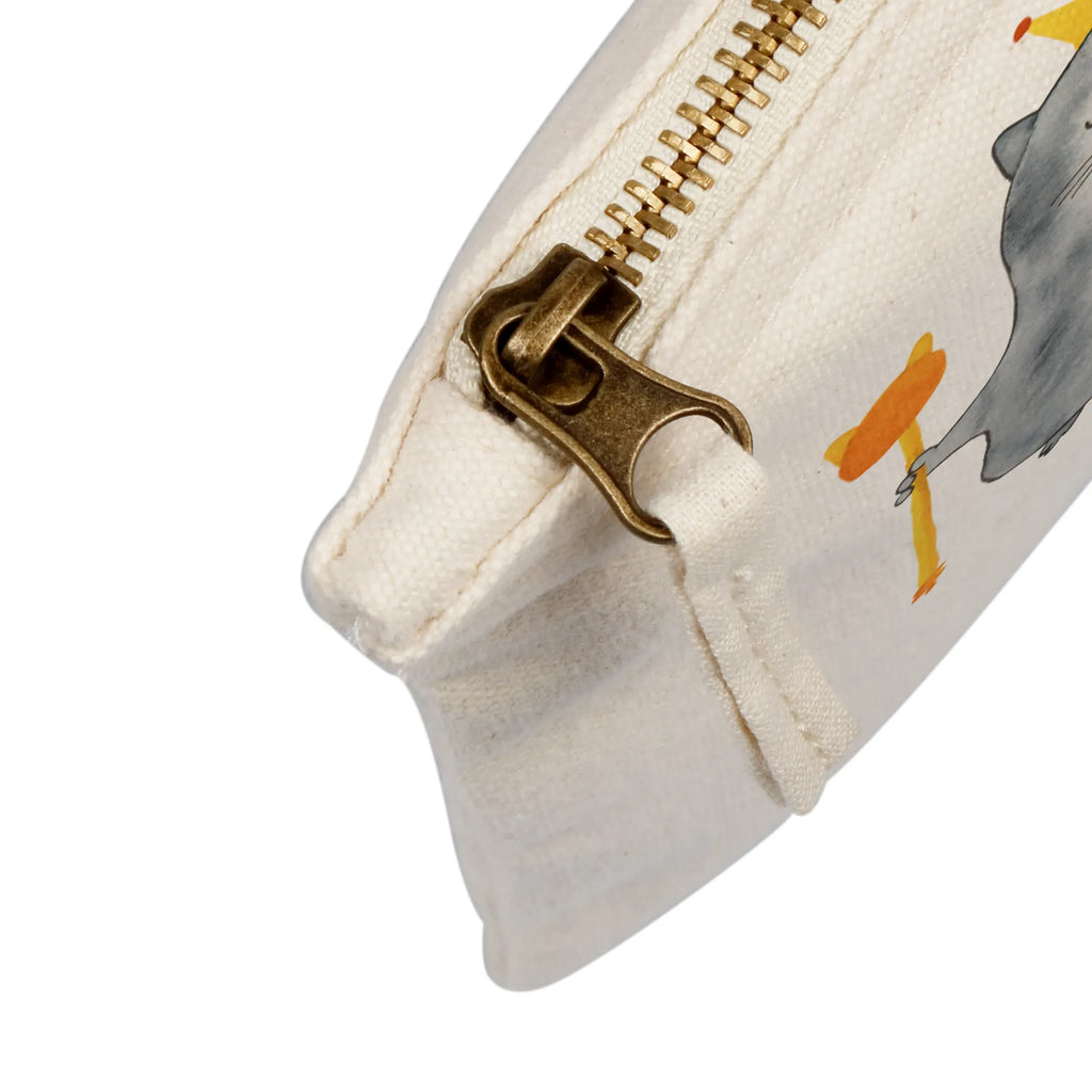 torebka na makijaż kot Król Waschbeutel, Kosmetiktasche, Mäppchen, pinsel tasche, aufbewahrungsbeutel, aufbewahrungstasche, beauty tasche, Kulturbeutel, beauty case, Schlampermäppchen, utensilientasche, Schminktäschchen, pencil case, Waschtasche, kosmetiktäschchen, toiletry bag, Schminktasche, Kulturtasche, Stiftemäppchen, Schminkbeutel, Kosmetikbeutel, Federmappe, Etui, Katzenmotiv, Katzenfan, Katzendeko, Katzenfreund, Katzenliebhaber, Katzenprodukte, Katzenartikel, Katzenaccessoires, Katzensouvenirs, Katzenliebhaberprodukte, Katzenmotive, Katze, Katzenhalter, Cats, Cat, Katzen, Einzug, Haustier, Wohnung, Mietze, Erste Eigenen Wohnung, Familie, Mietzhaus, Katzenbesitzerin, Königin, König, Queen, Kater, Umzug